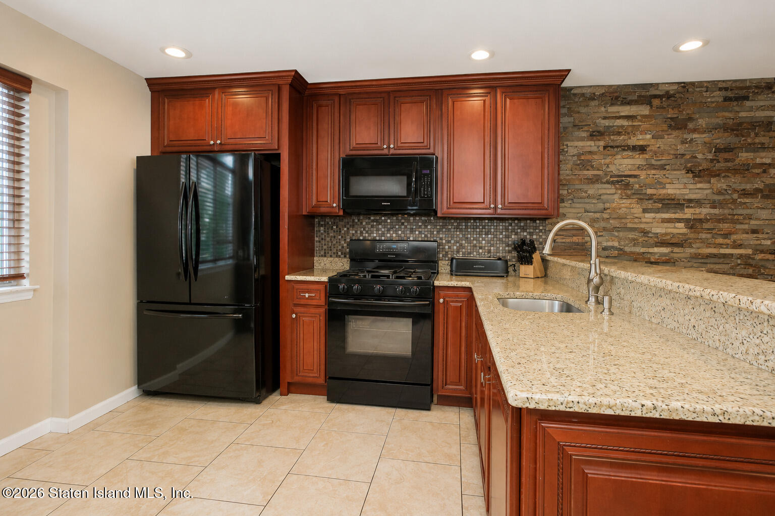 29 Pembrook Loop, Staten Island, NY, 10309 image 6