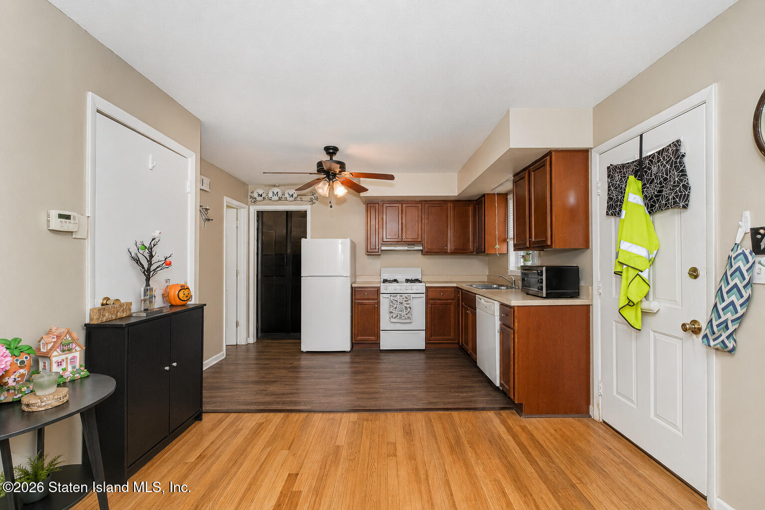 4 Behan Ct, Staten Island, NY, 10306 image 7