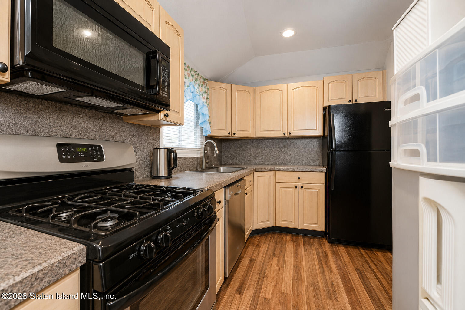 4 Behan Ct, Staten Island, NY, 10306 image 20