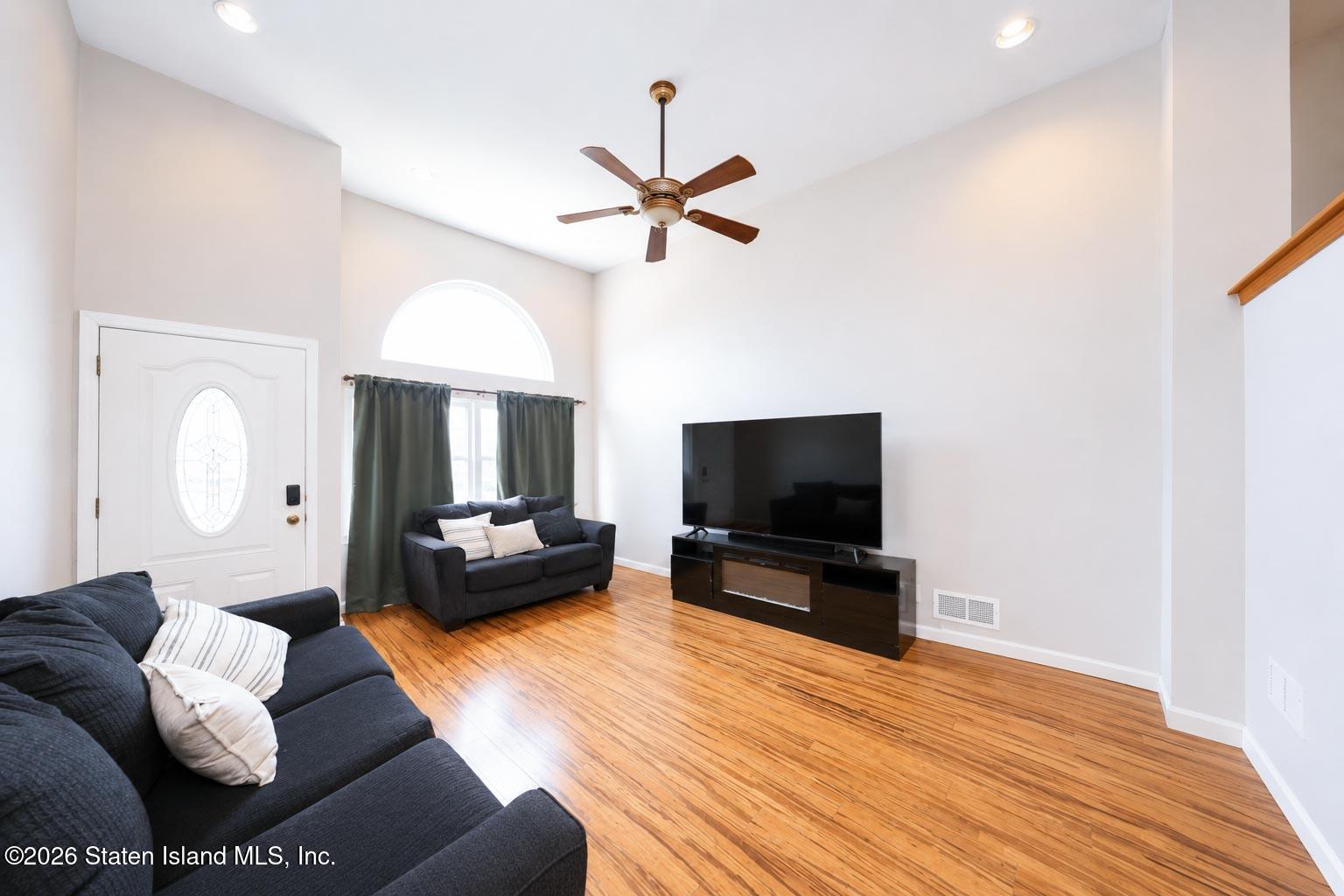39 New Lane, Staten Island, NY, 10305 image 7