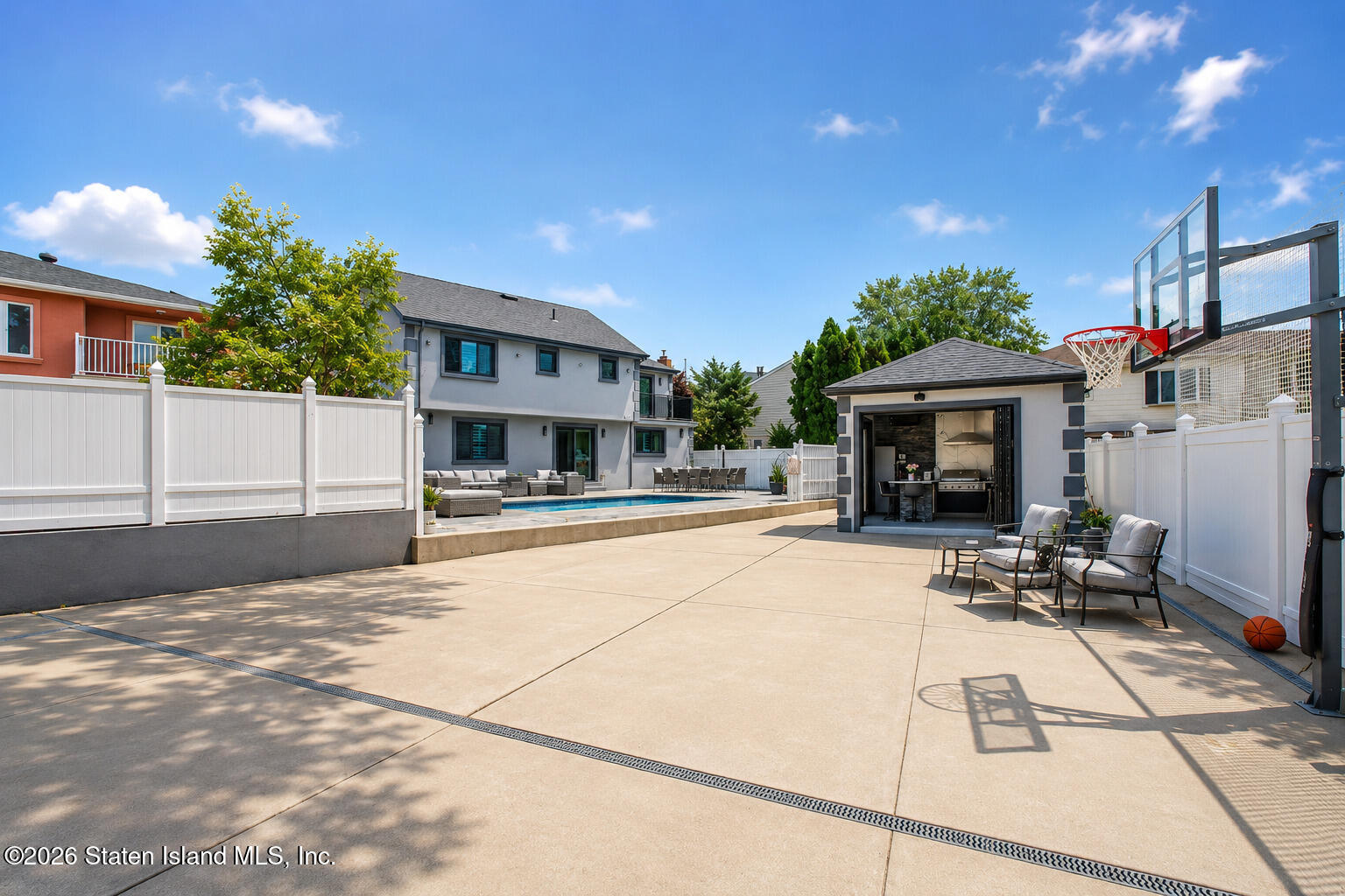 80 Carnegie Avenue Image 4