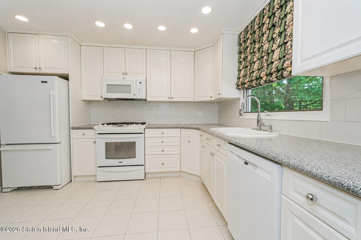 374 Foster Road, Staten Island, NY, 10309 image 8