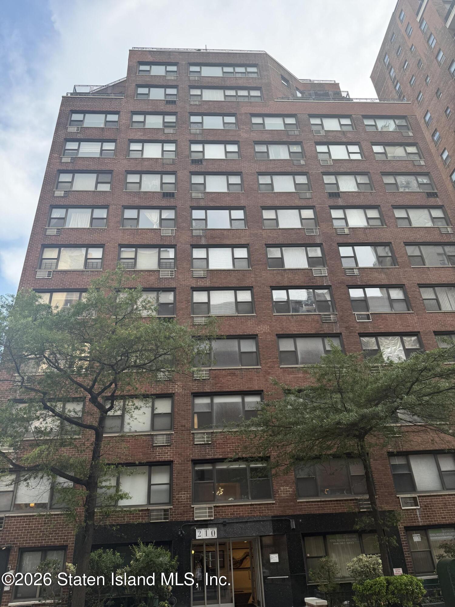210 E 36th Street 4g Image 1
