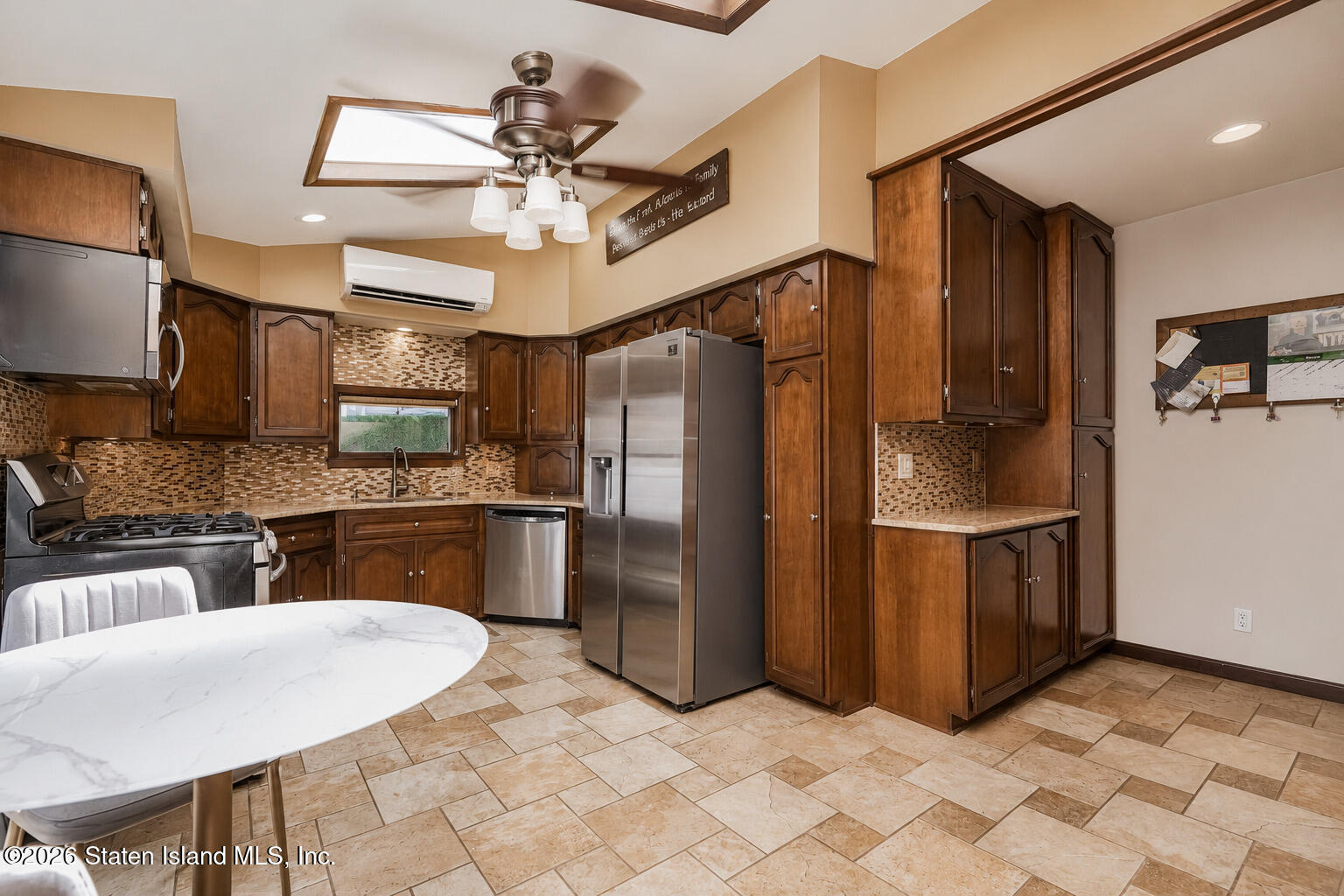3927 Victory Boulevard, Staten Island, NY, 10314 image 16