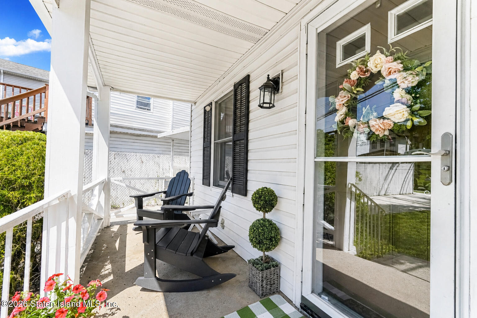 3927 Victory Boulevard Image 4