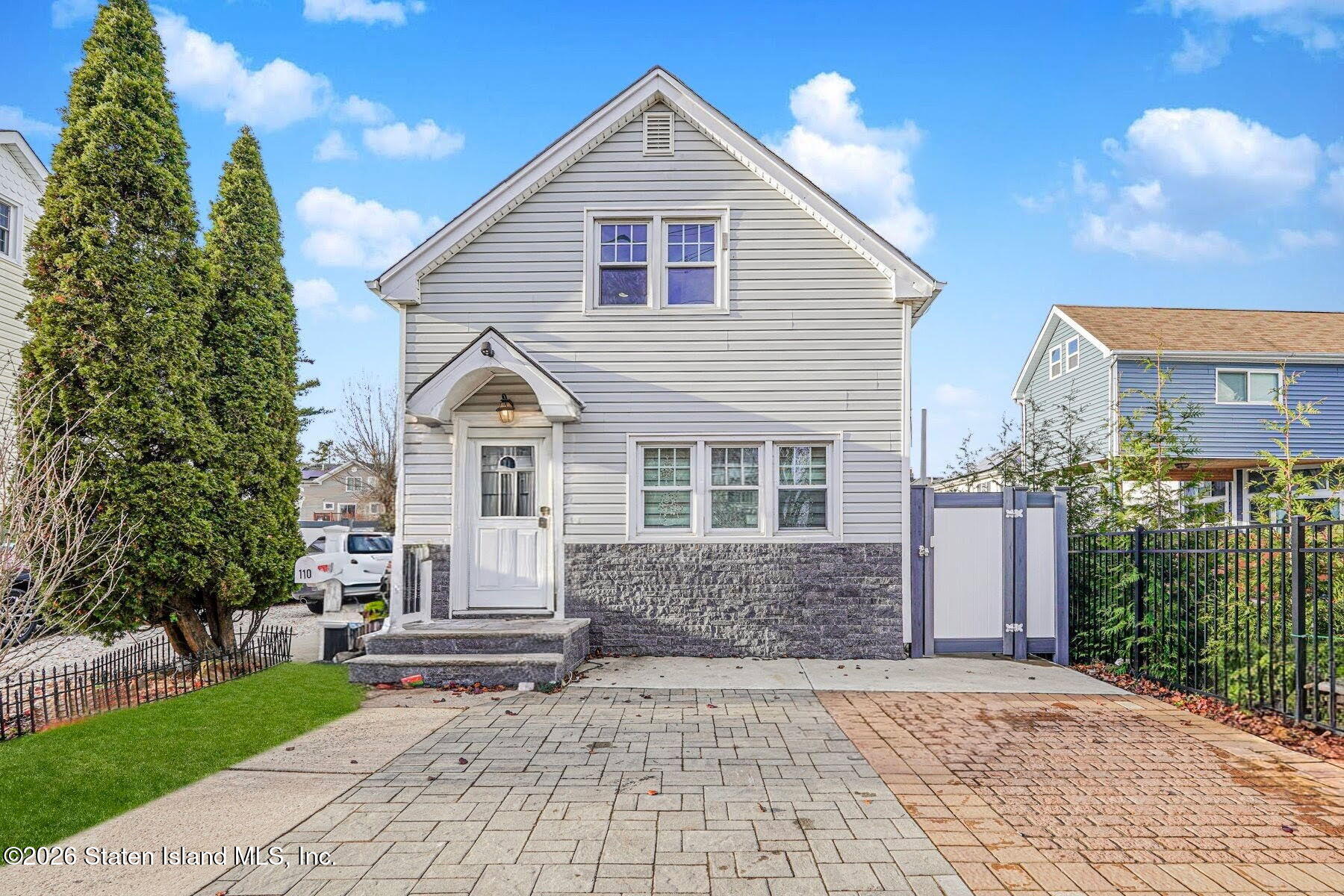 110 Yetman Avenue Image 1