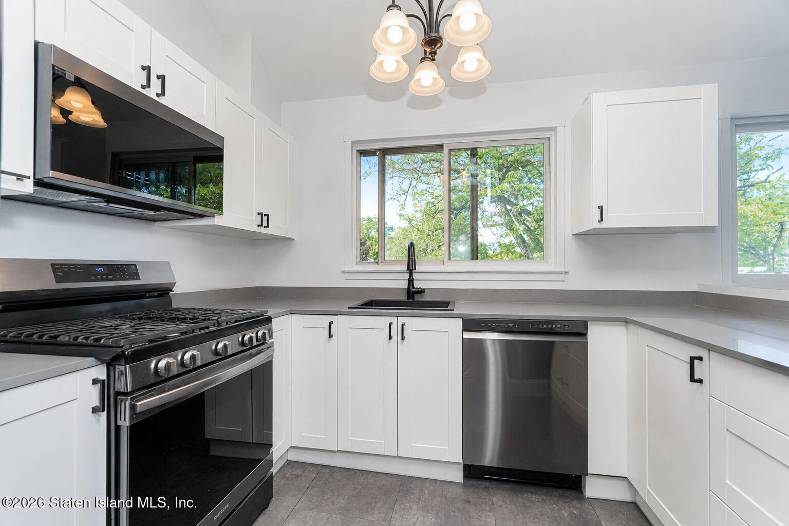115 Forest Green, Staten Island, NY, 10312 image 6