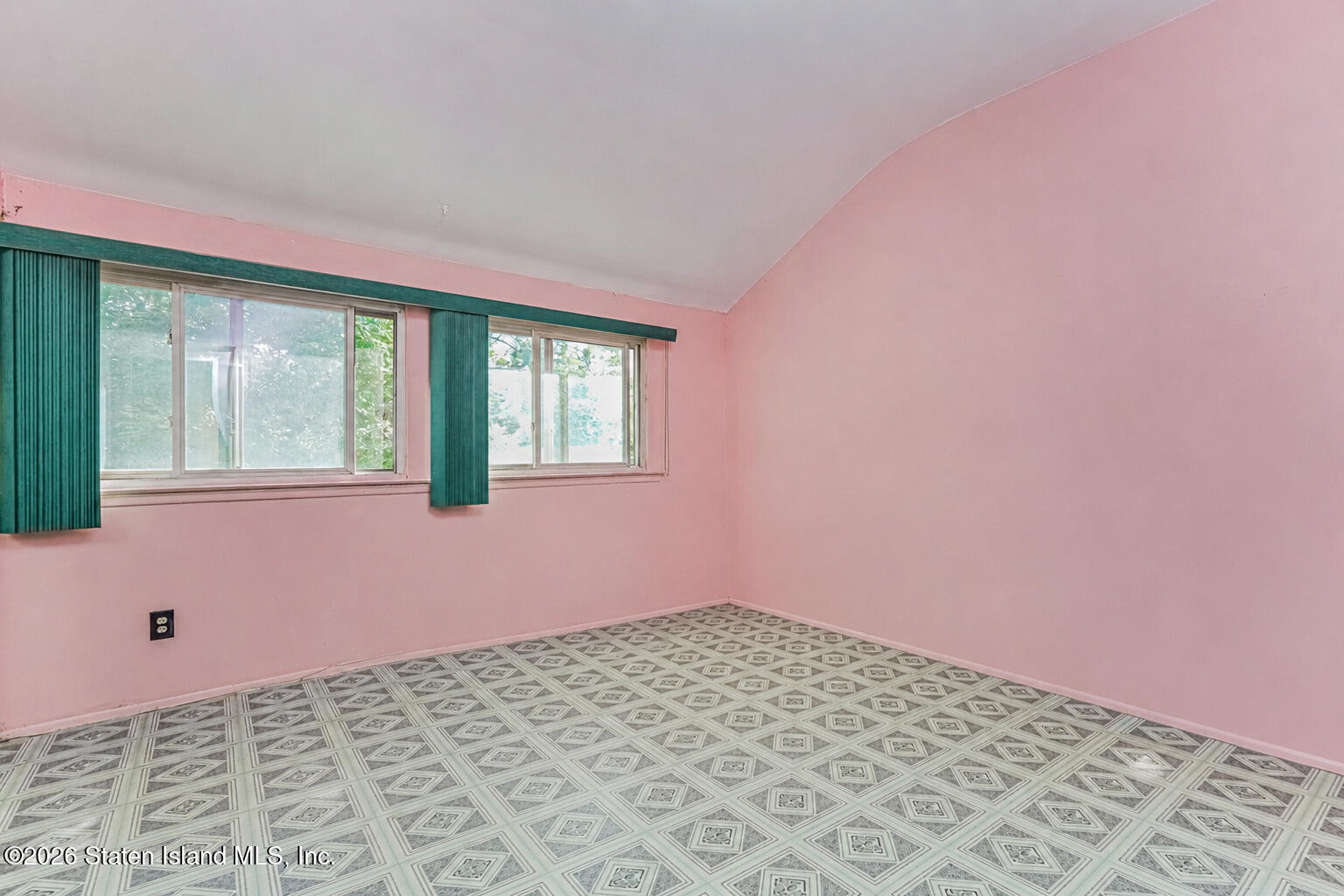 115 Forest Green, Staten Island, NY, 10312 image 34