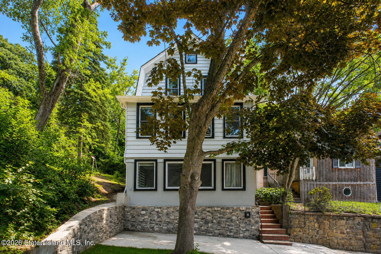 95 Pleasant Valley Avenue Image 1