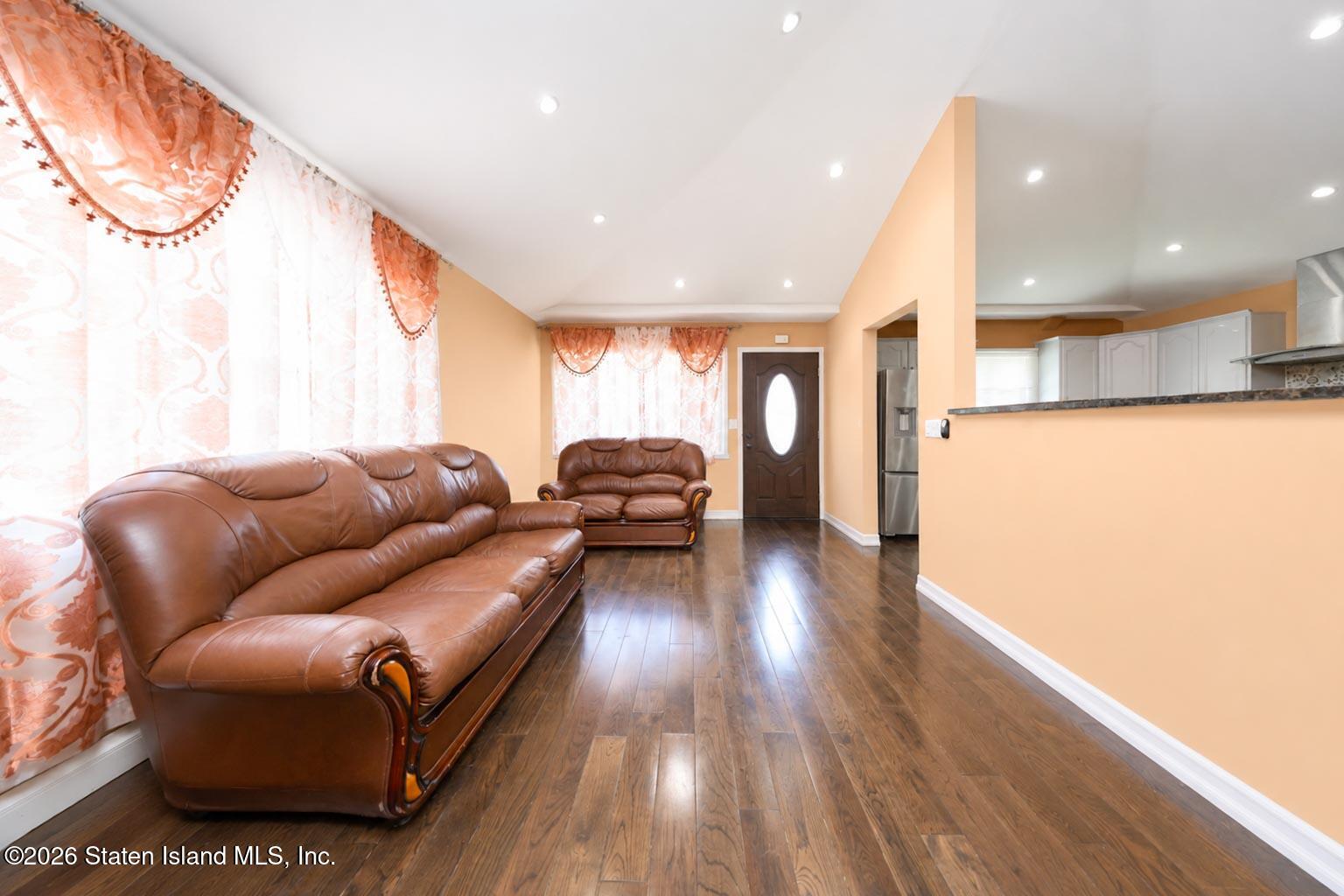 407 Stoneham Street Image 5