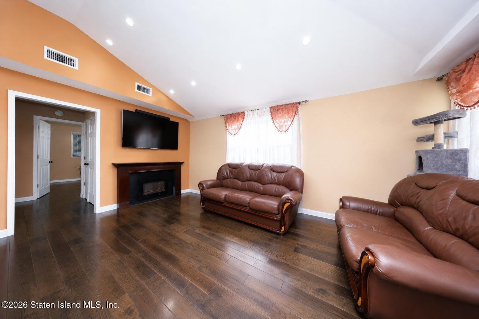 407 Stoneham Street, Staten Island, NY, 10306 image 6