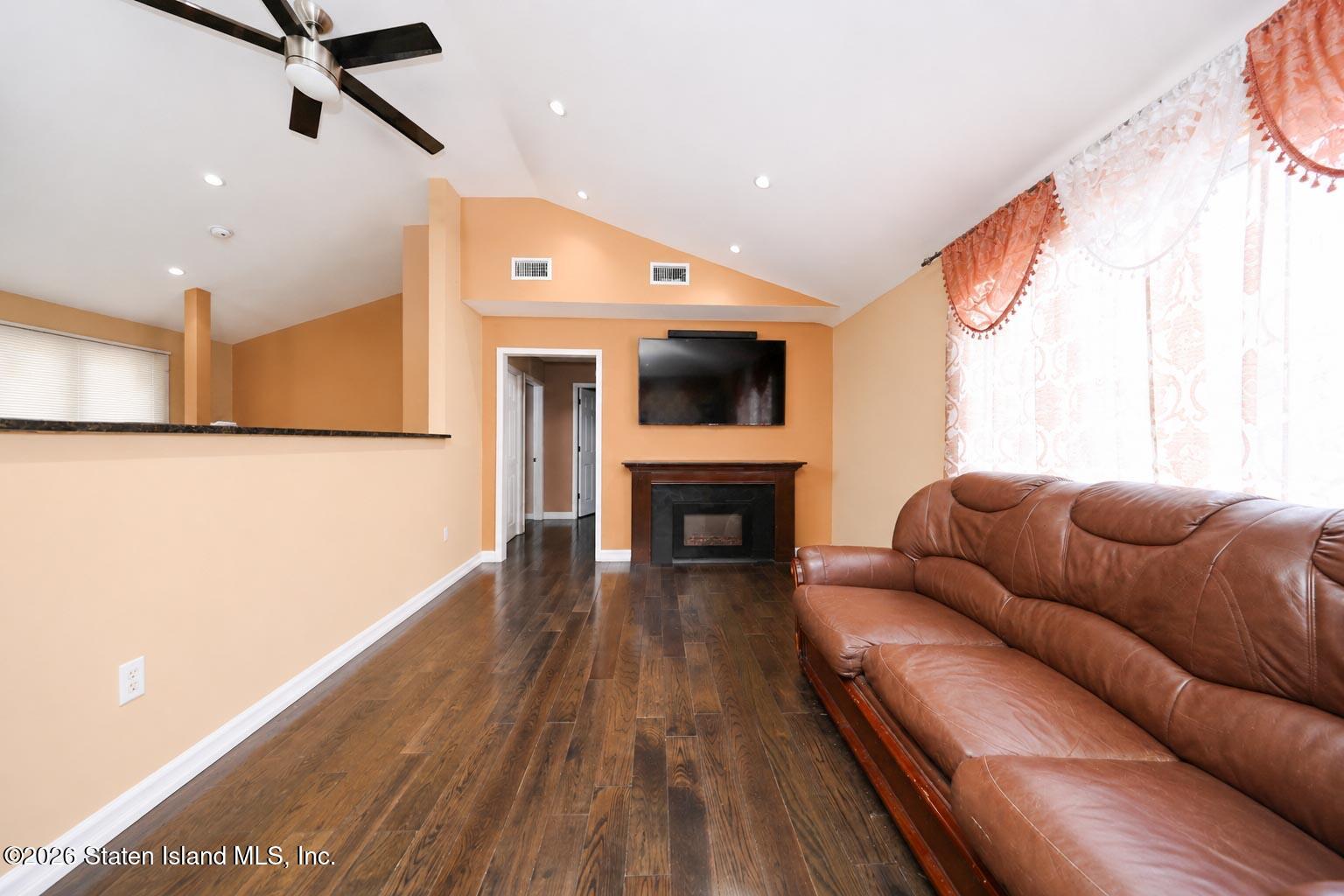 407 Stoneham Street, Staten Island, NY, 10306 image 7