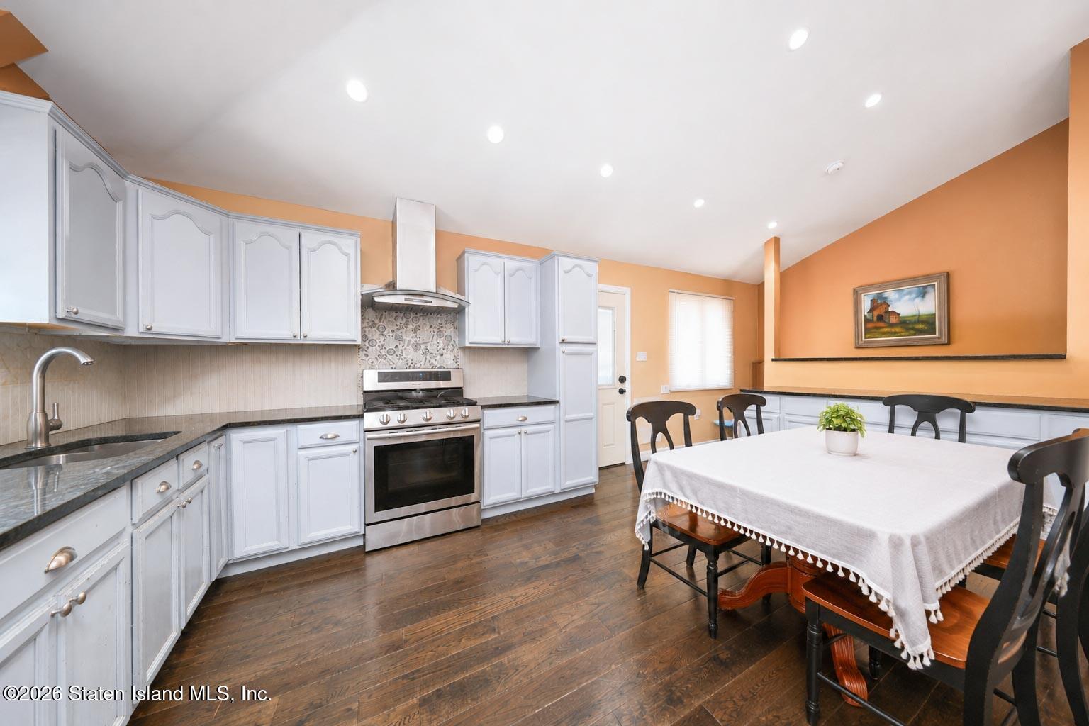 407 Stoneham Street, Staten Island, NY, 10306 image 8