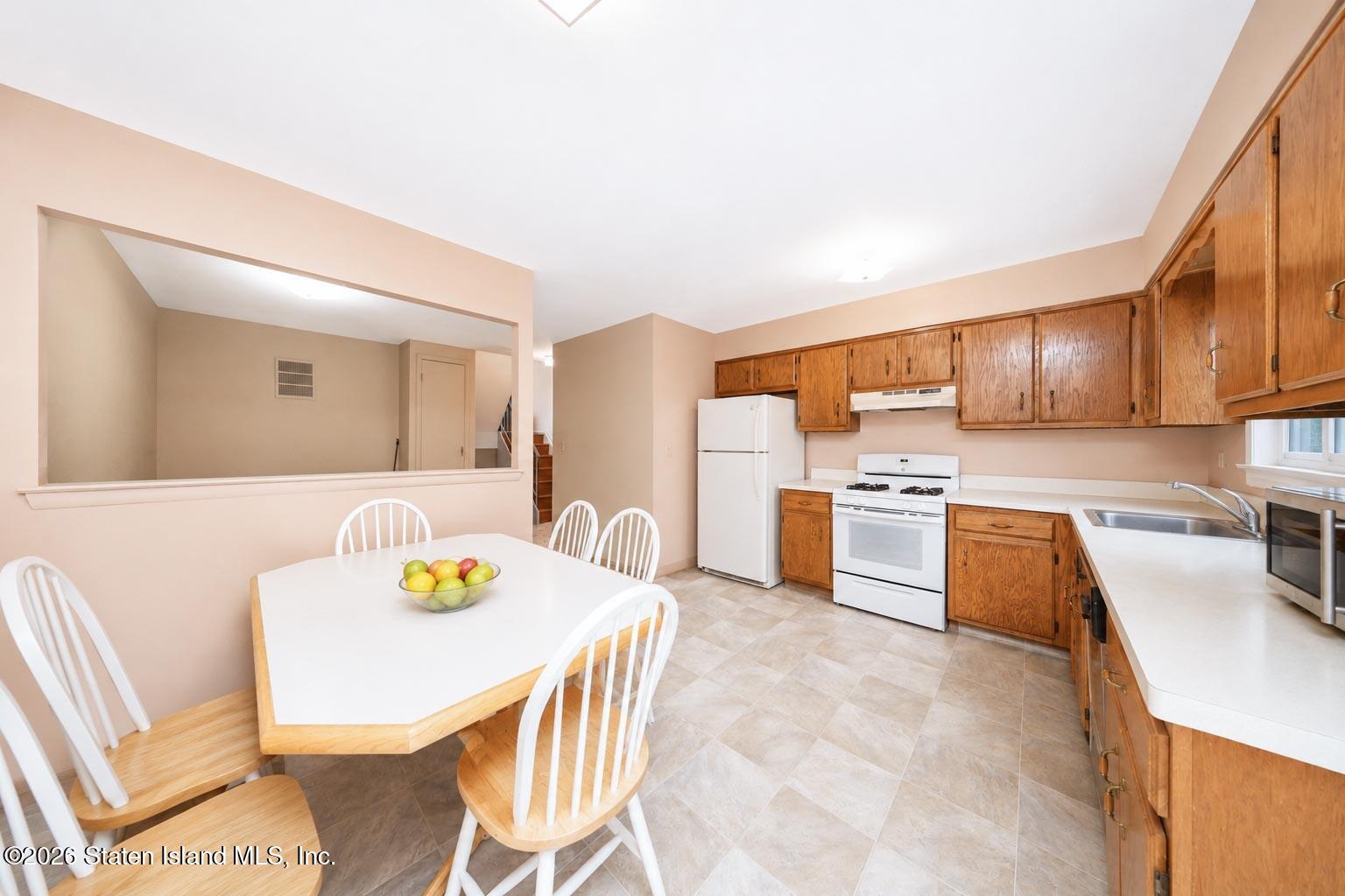 3 Carlyle Green, Staten Island, NY, 10312 image 14