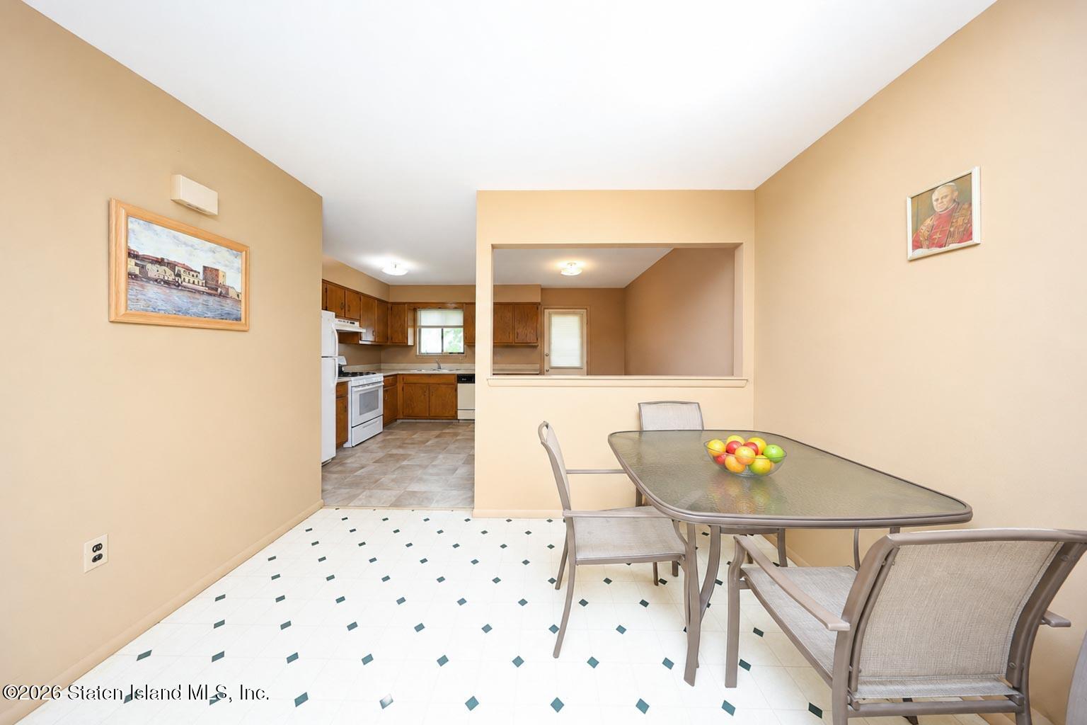 3 Carlyle Green, Staten Island, NY, 10312 image 15