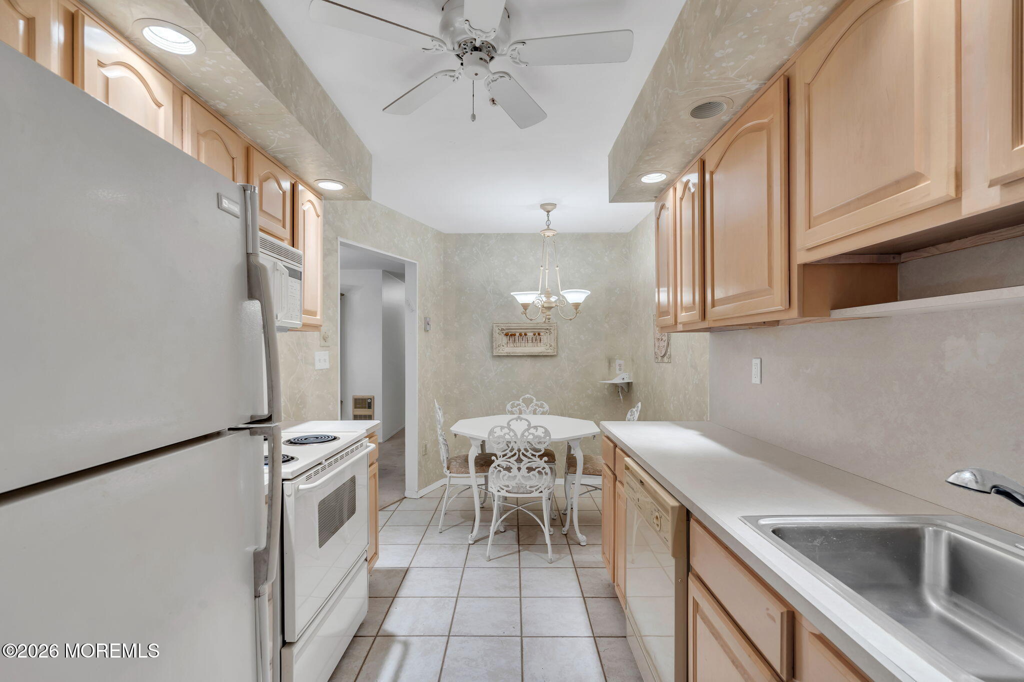 33 Meadow Green Circle A, Manalapan, NJ, 07726 image 6