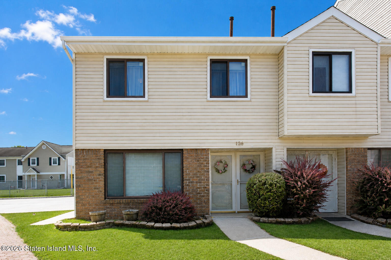 126 Redwood Loop Image 1