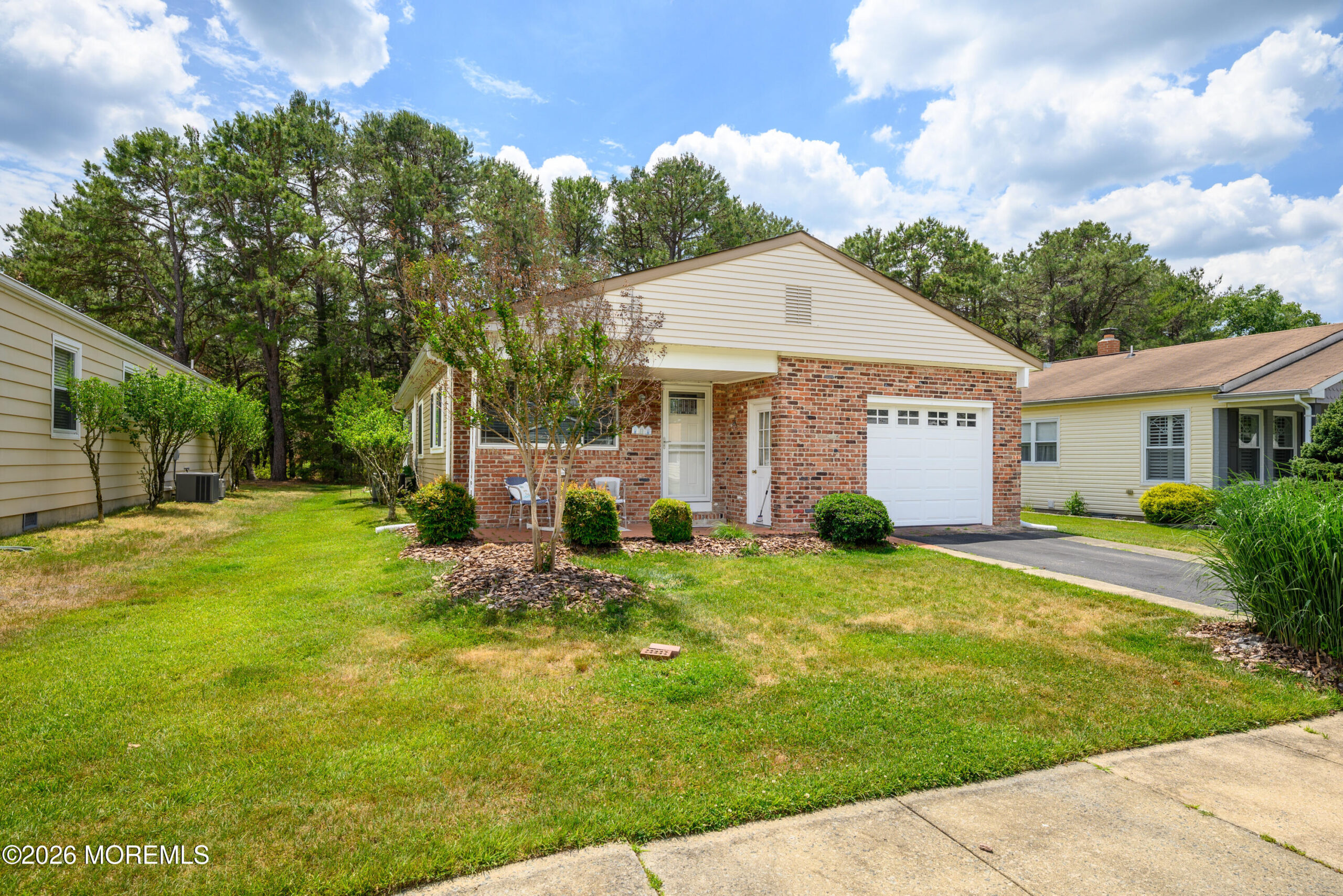 75 Chesterfield Lane Image 1