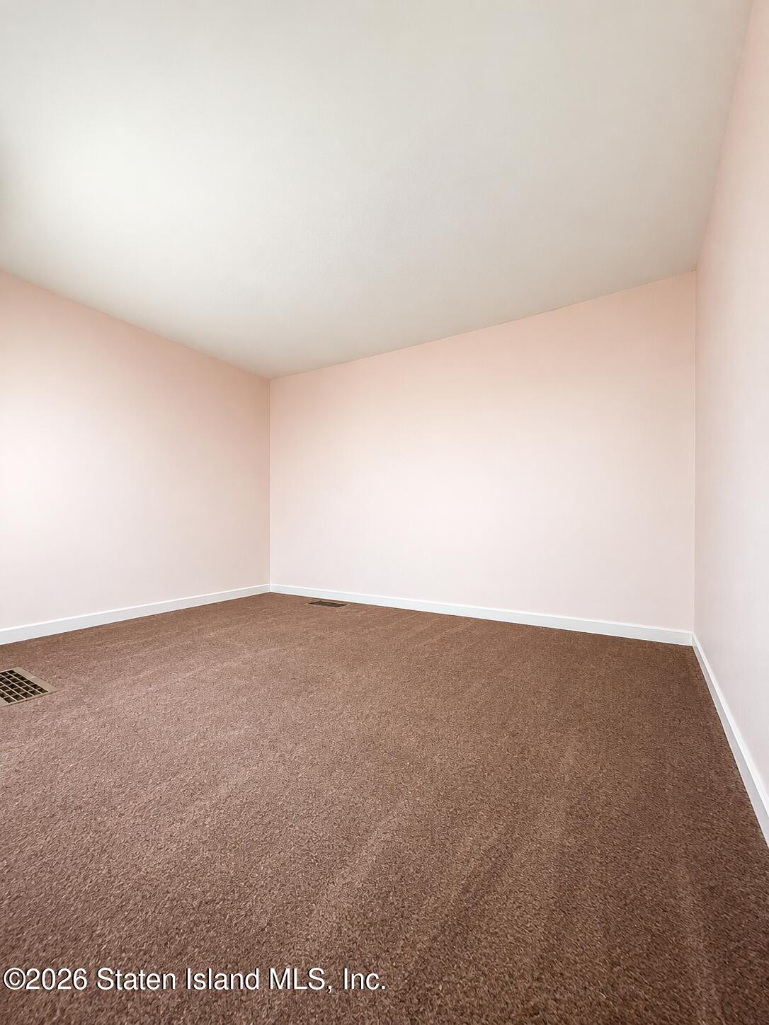 115 Forest Green, Staten Island, NY, 10312 image 25