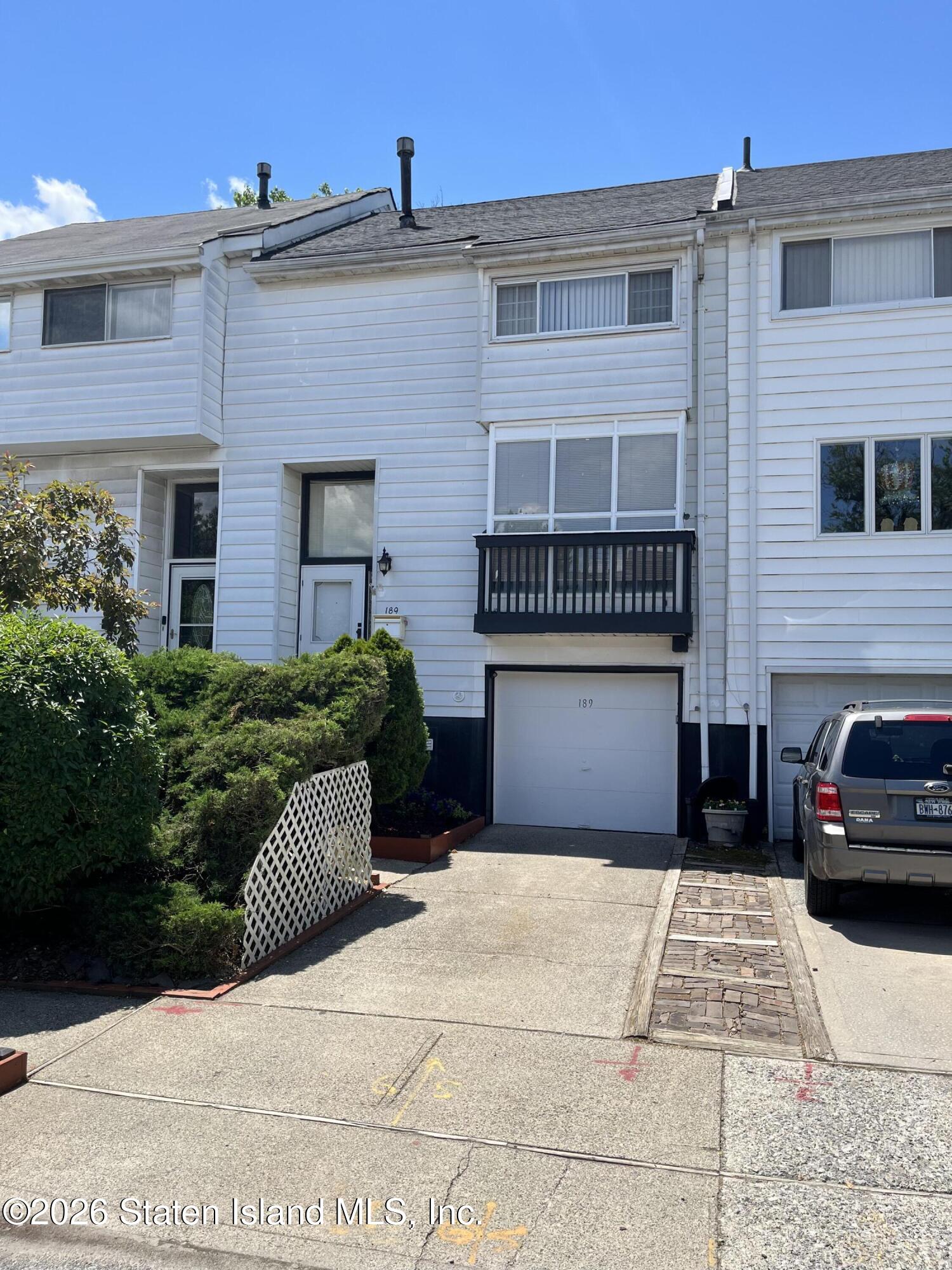 189 Dover Green Image 1