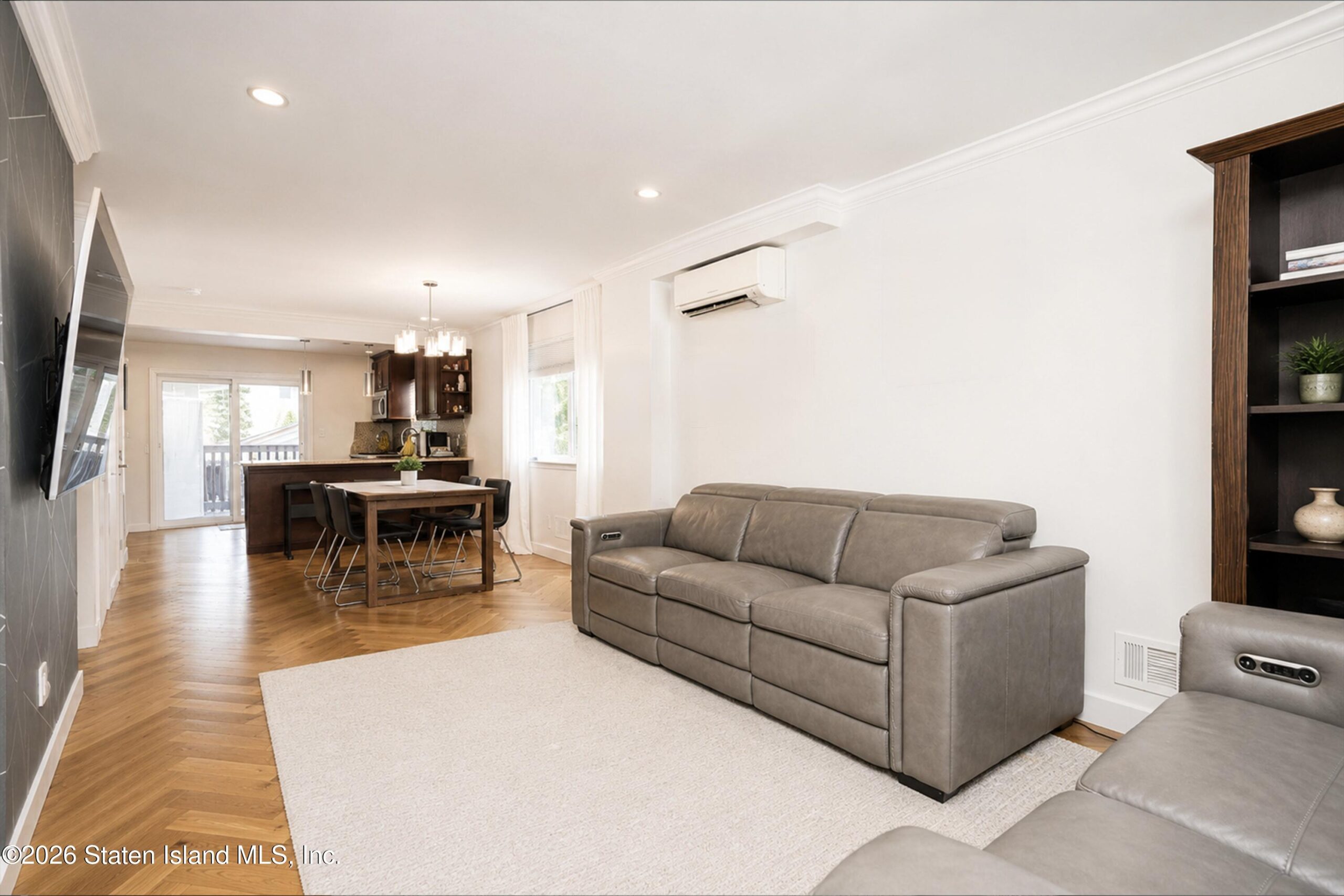 209 Sommer Avenue Image 5