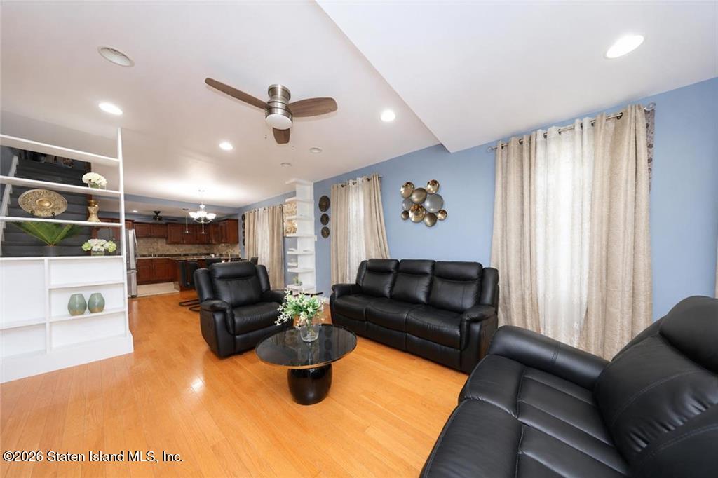 4102 Avenue Image 5