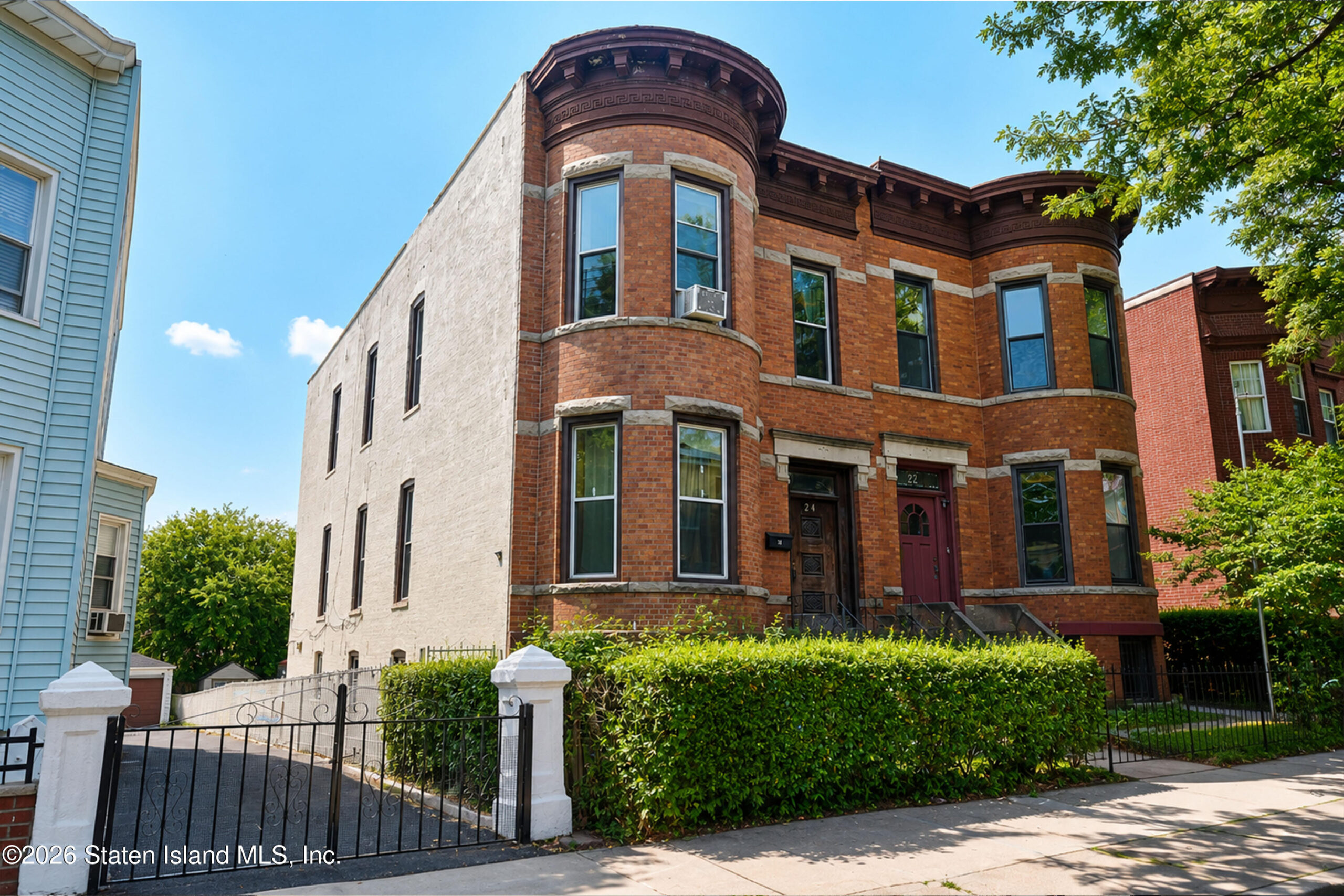 24 Seeley Street Image 1