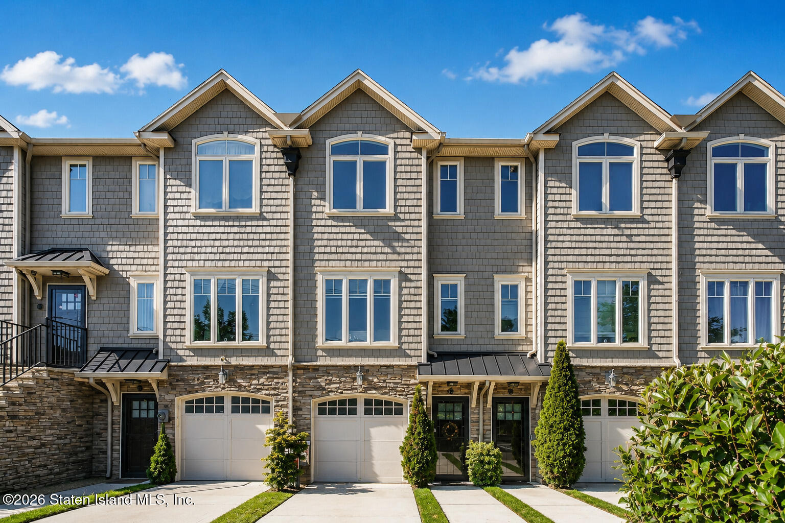 300 Lamberts Lane Image 2