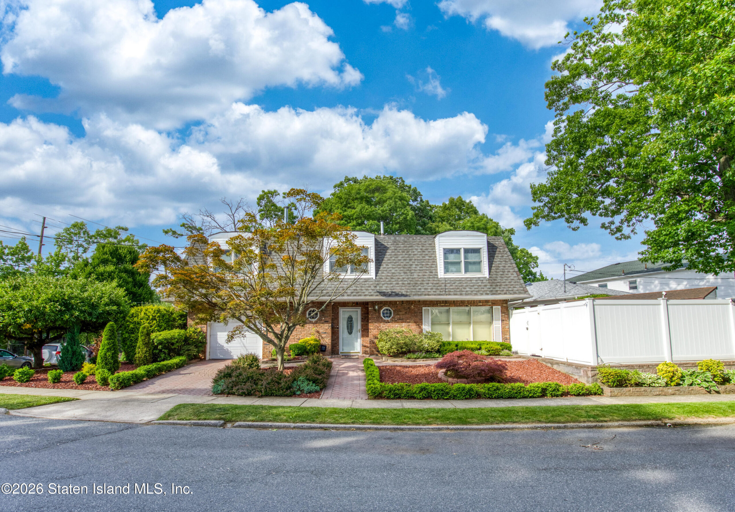 109 Oak Avenue Image 1