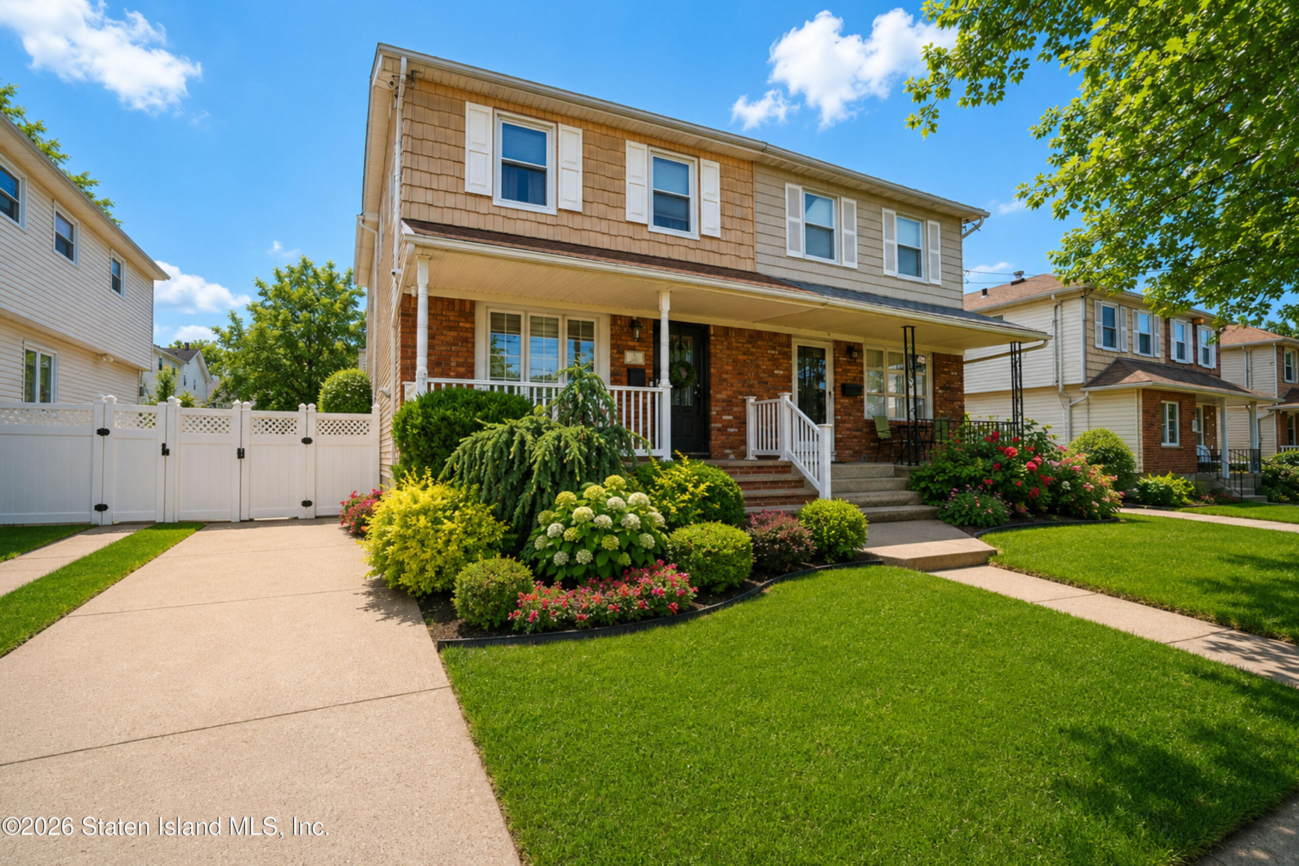 102 E Macon Avenue Image 1