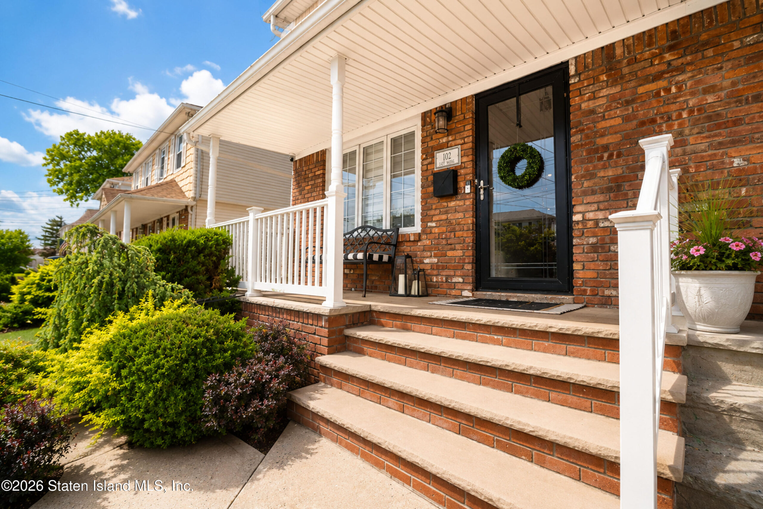102 E Macon Avenue Image 4