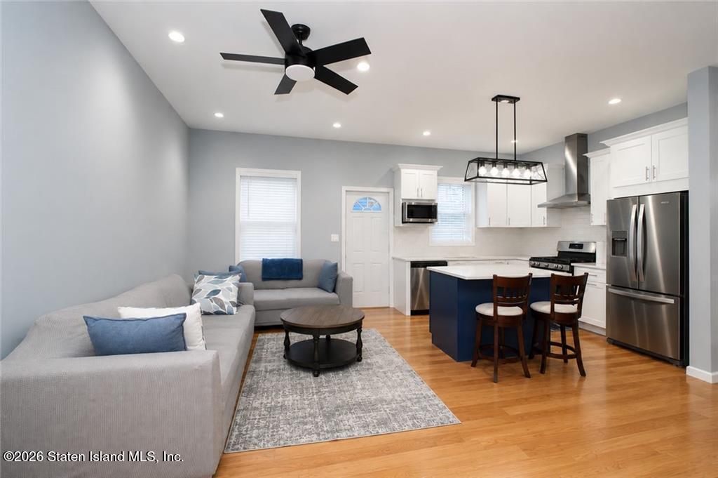 275 E 9th Street Image 4