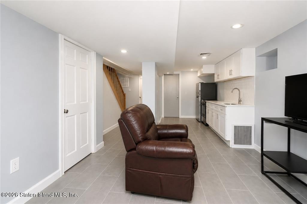 275 E 9th Street, Brooklyn, NY, 11218 image 17