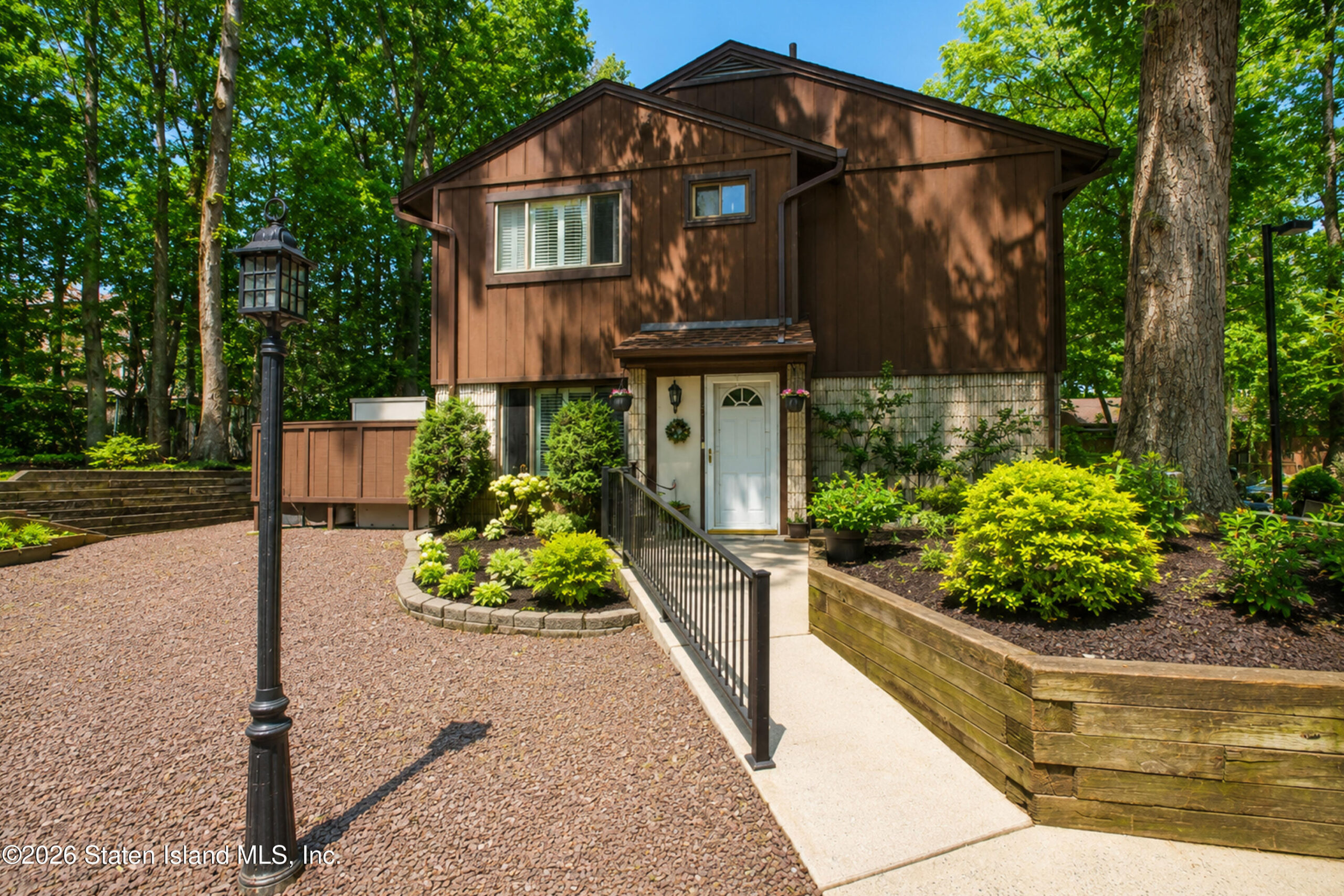 24 Rumson Road Image 1