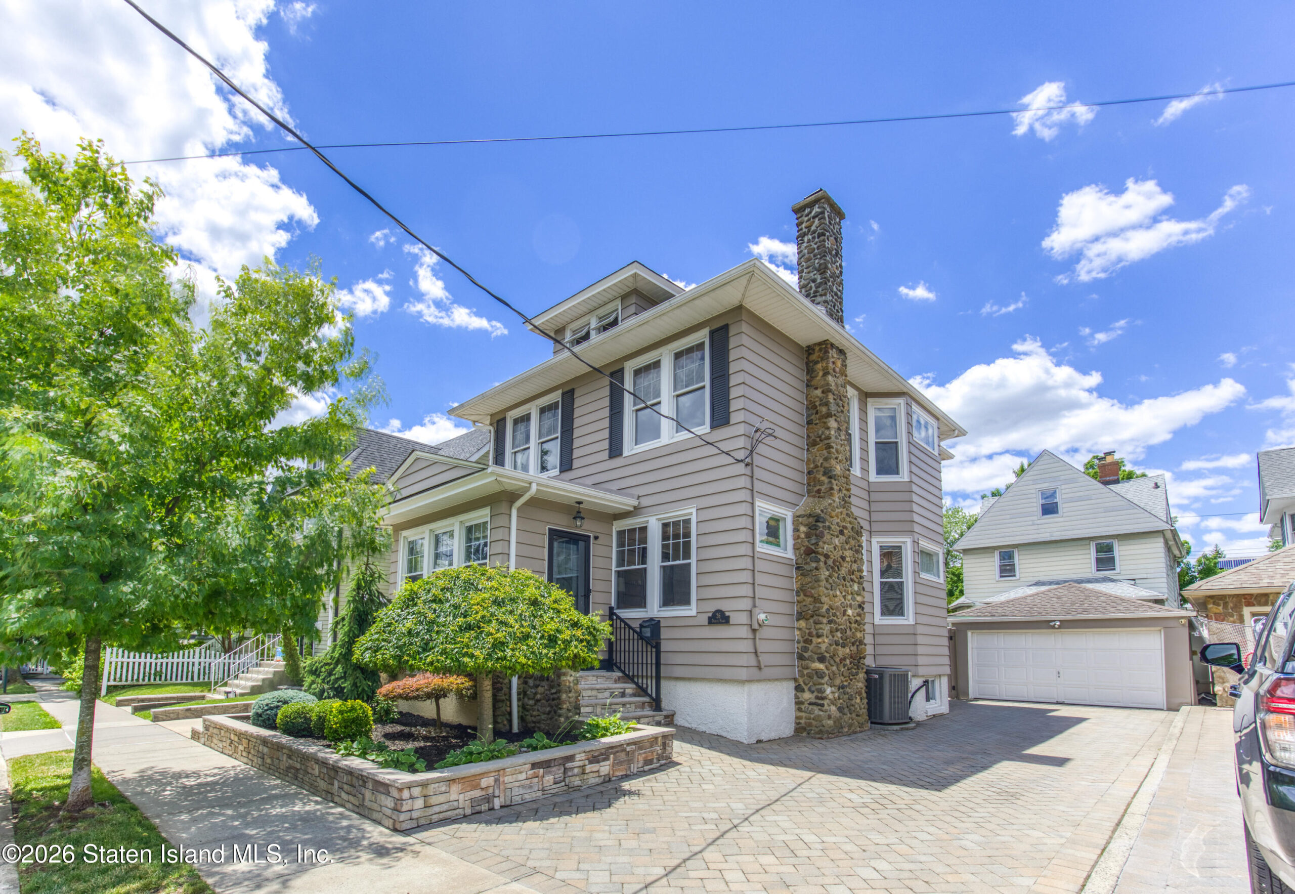 26 Dakota Place Image 1