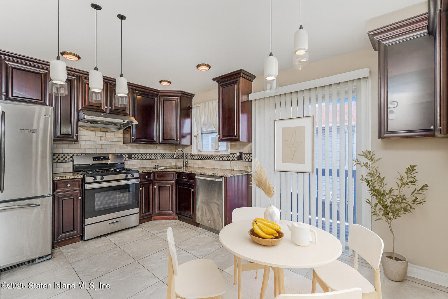 490 Collfield Avenue Image 2