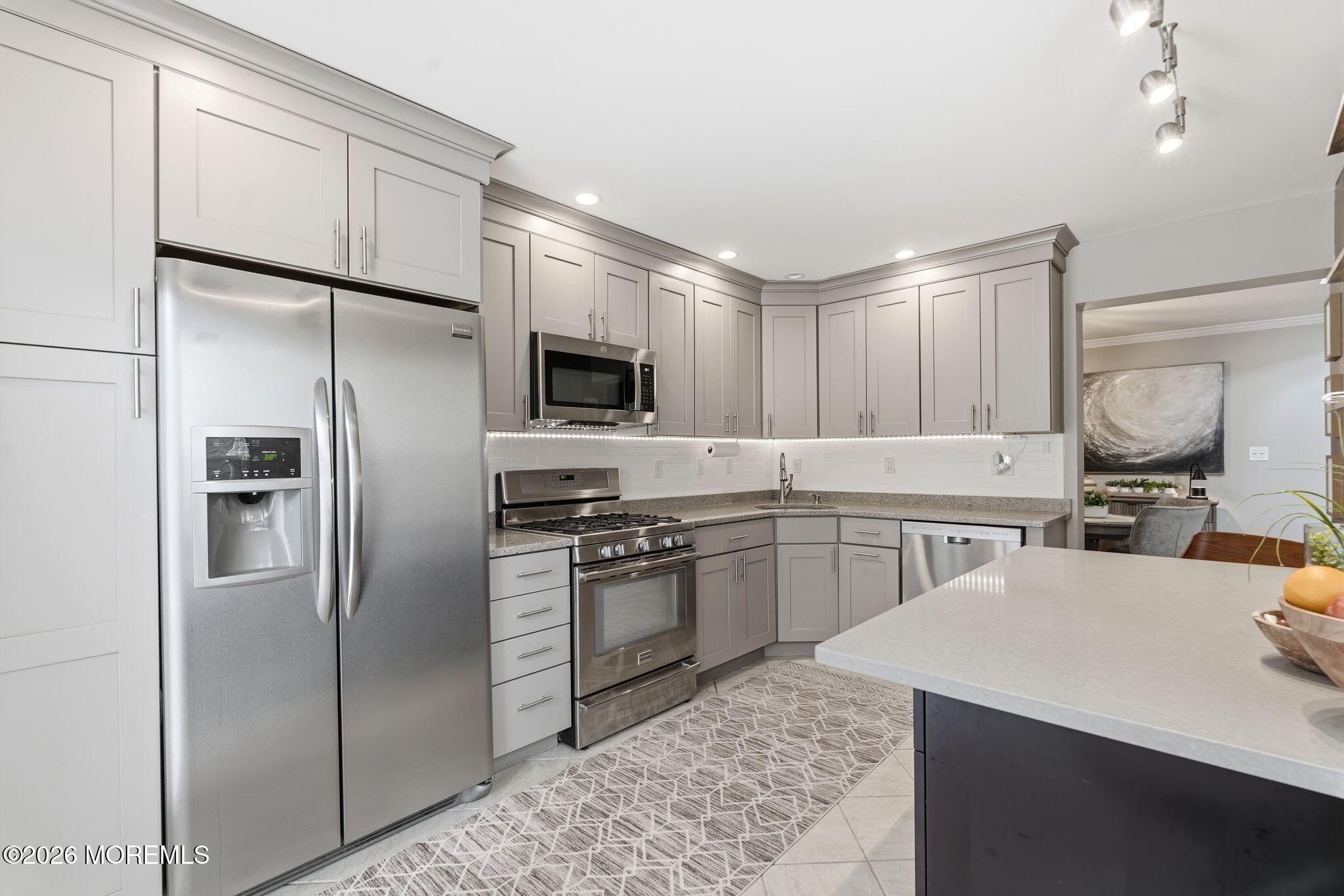 28 Dutch Court 272, Holmdel, NJ, 07733 image 6