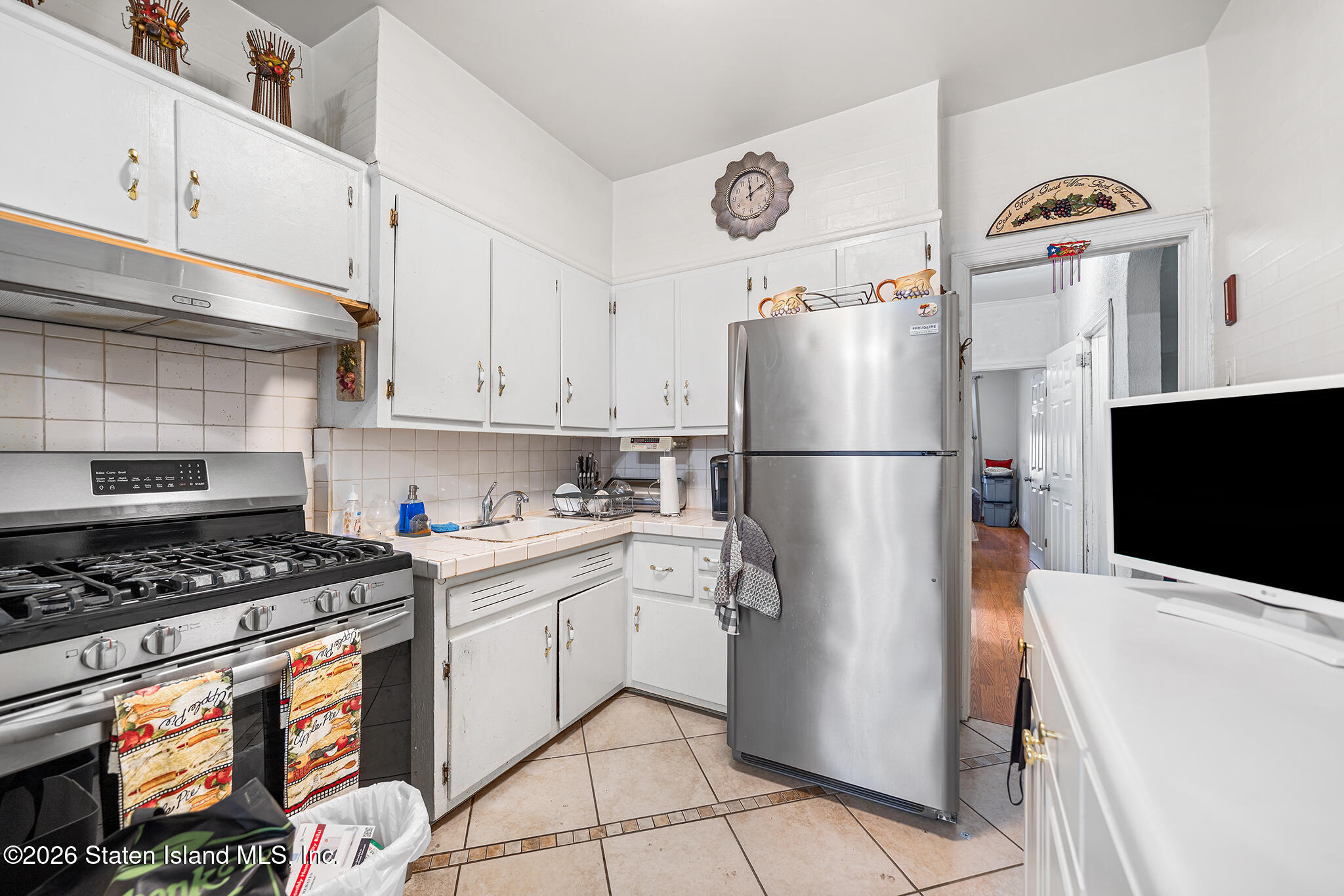 8707 Avenue B, New York, NY, 10009 image 7