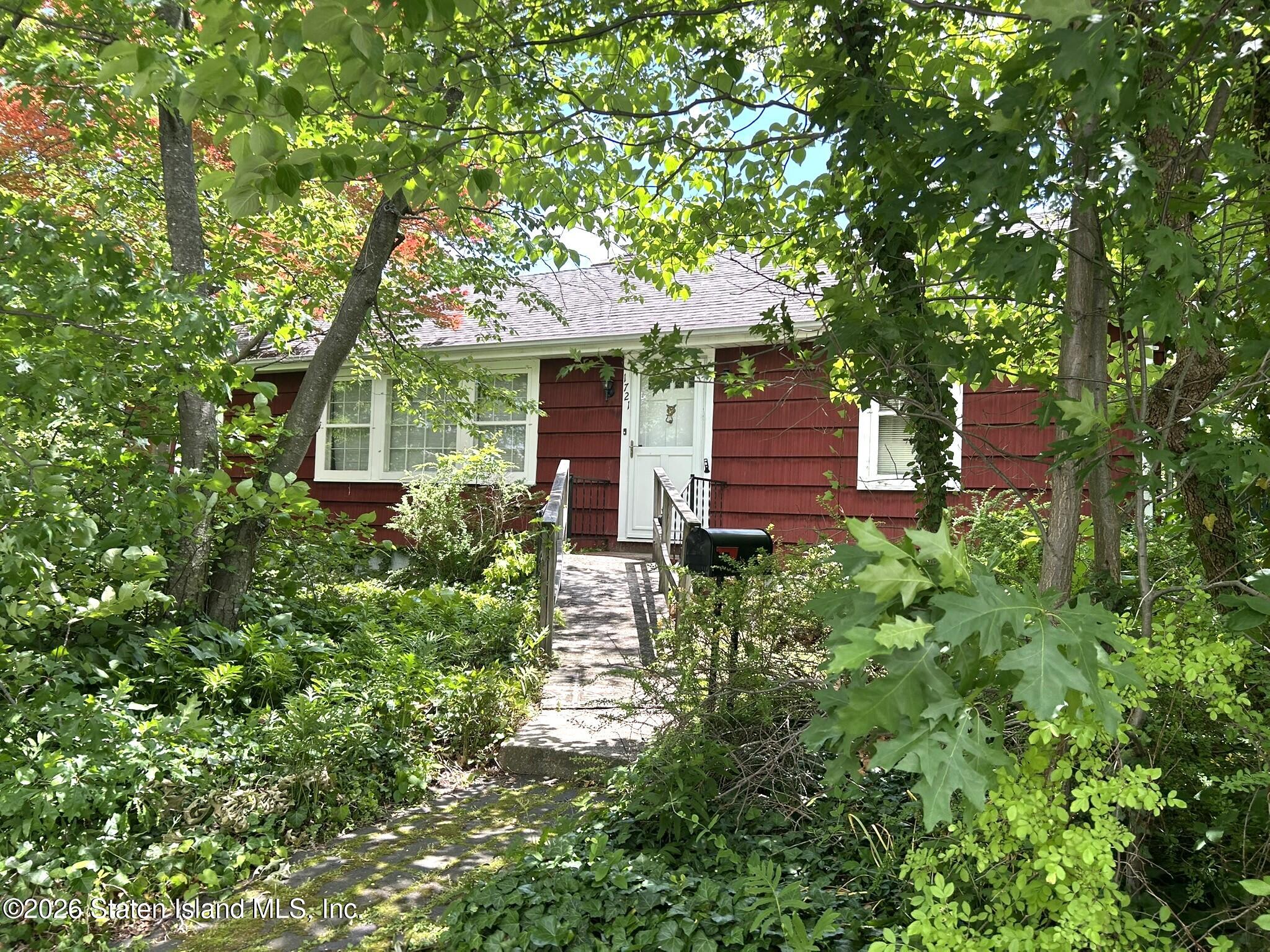 1721 Carlton Avenue Image 1