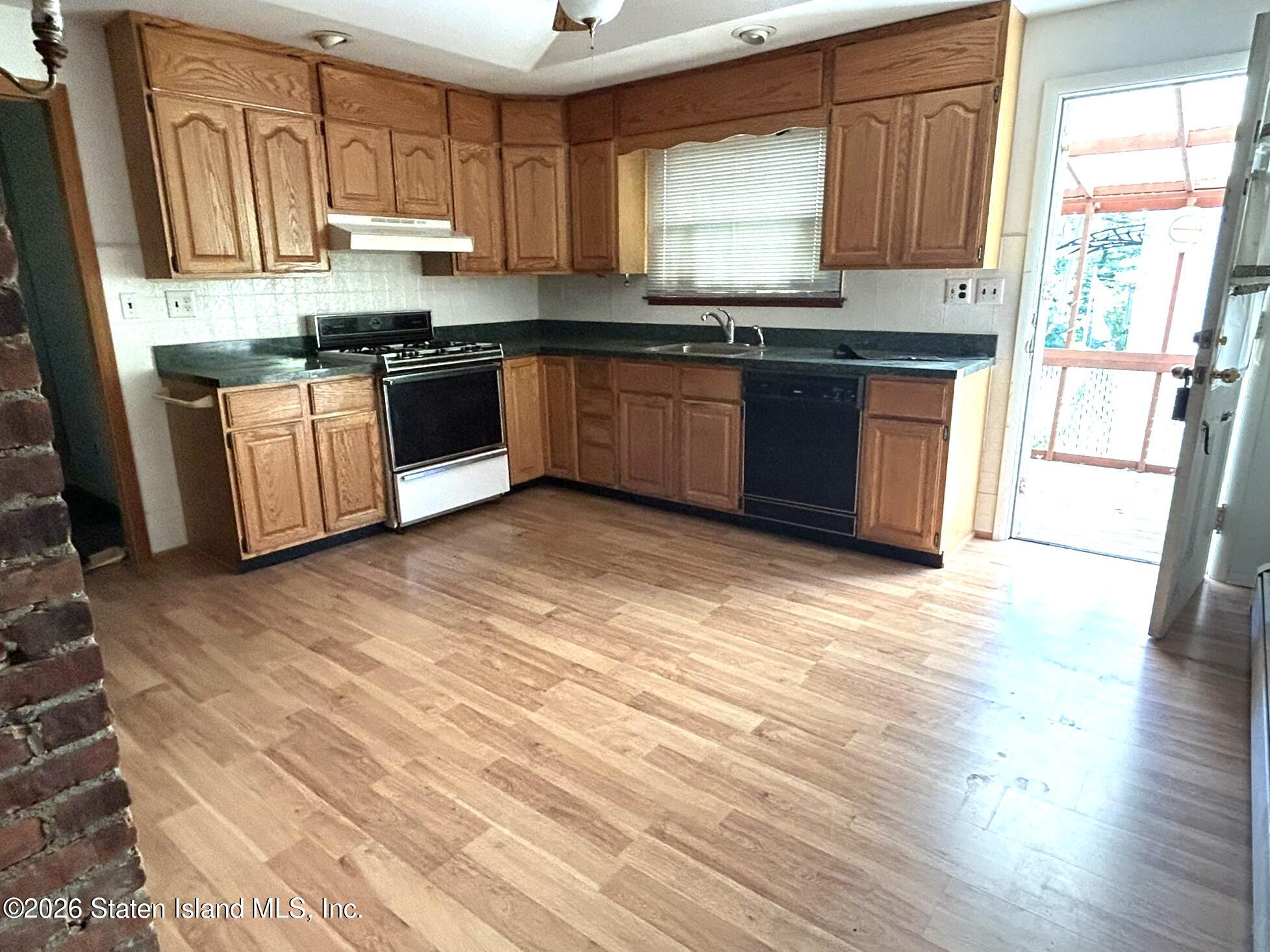 1721 Carlton Avenue Image 4