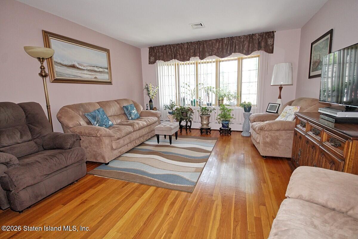 43 Cloverdale Avenue Image 5