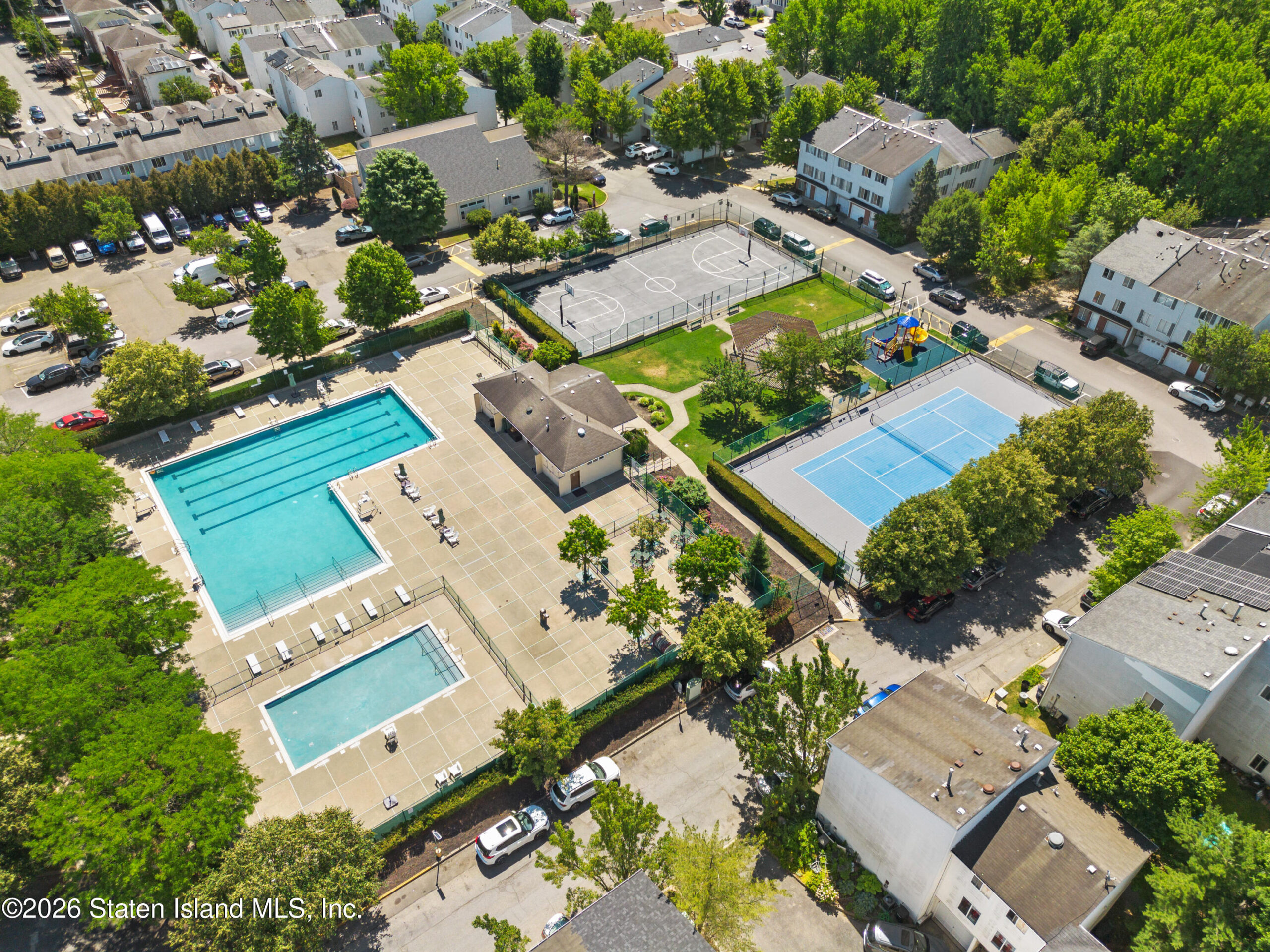 624 Ilyssa Way, Staten Island, NY, 10312 image 25