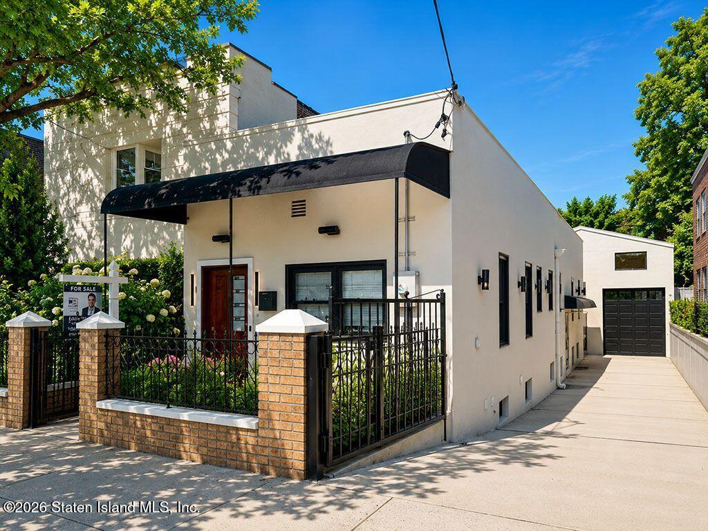 994 E 54th Street Image 1
