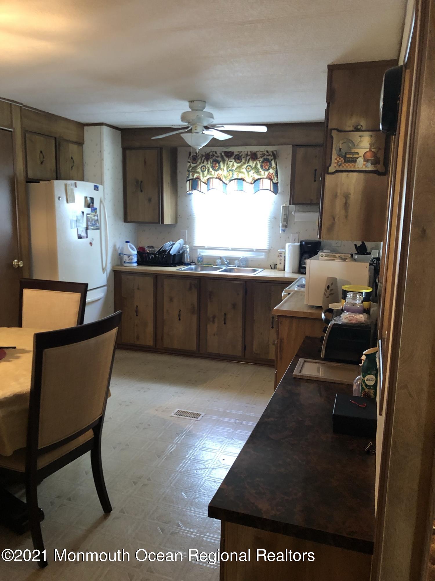 643 Dede Drive Image 3