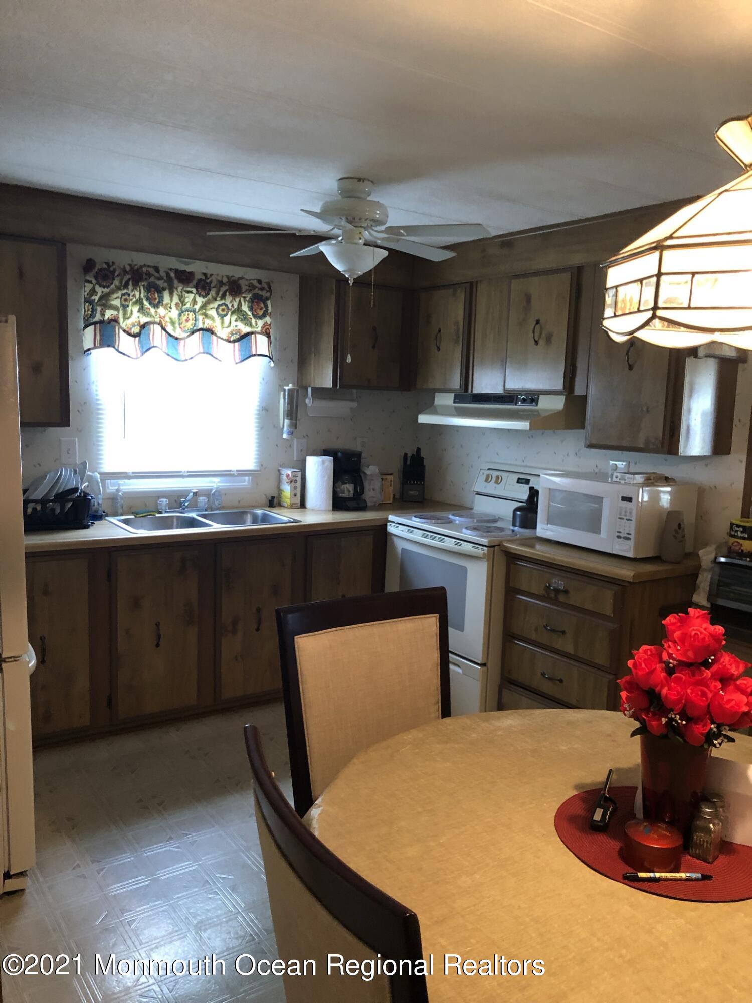 643 Dede Drive Image 4