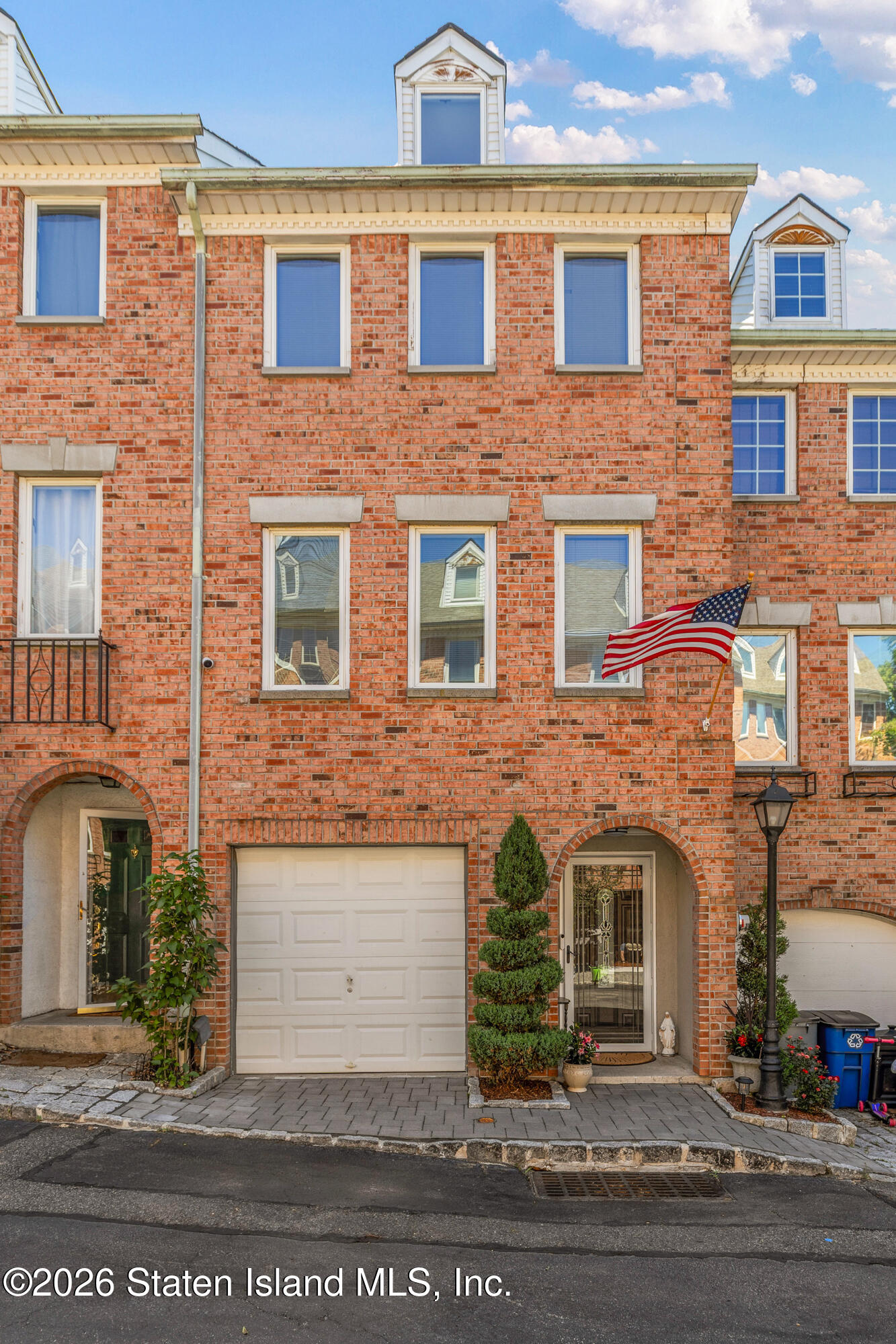 34 Lexington Lane Image 1