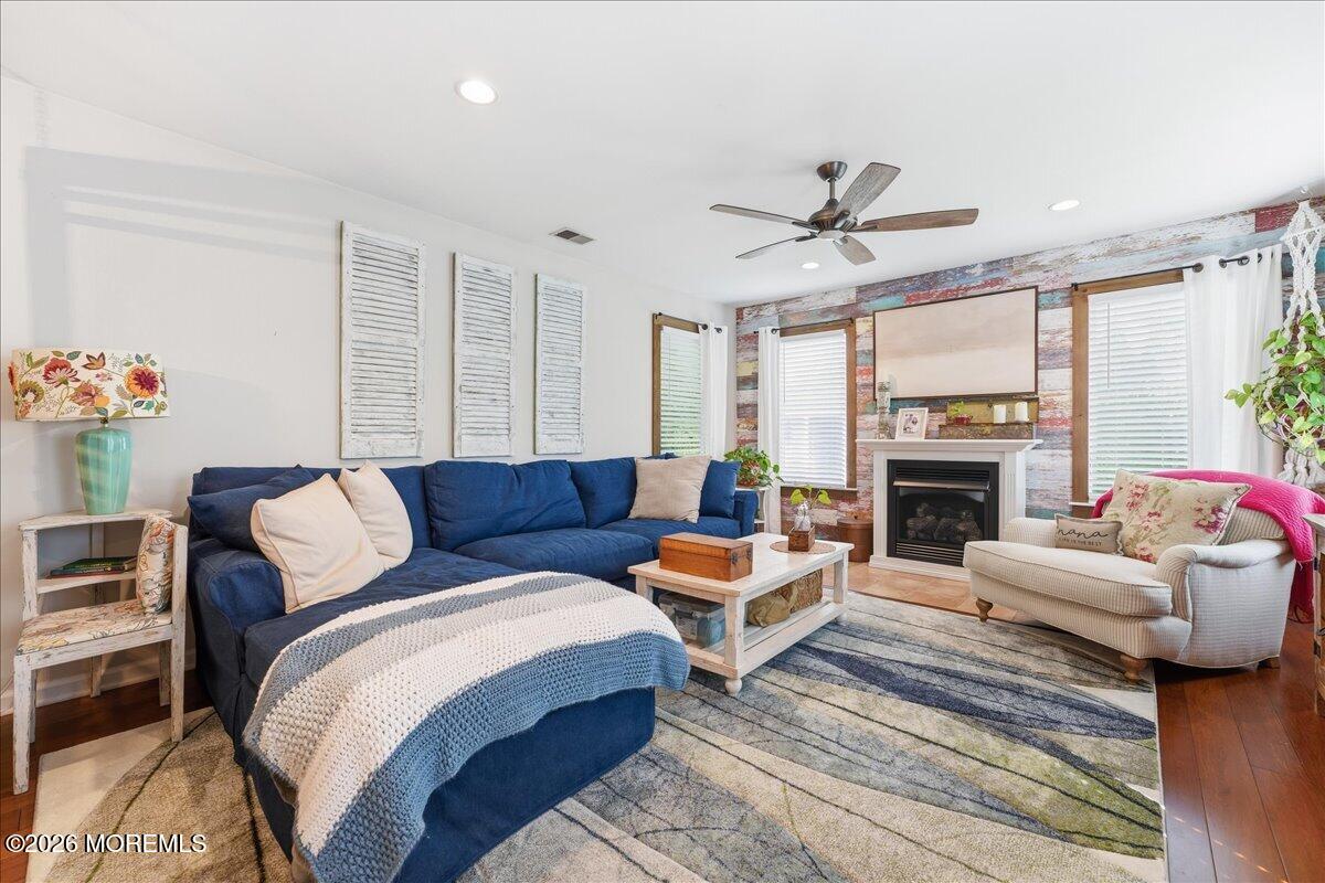 1079 Cavan Drive Image 5