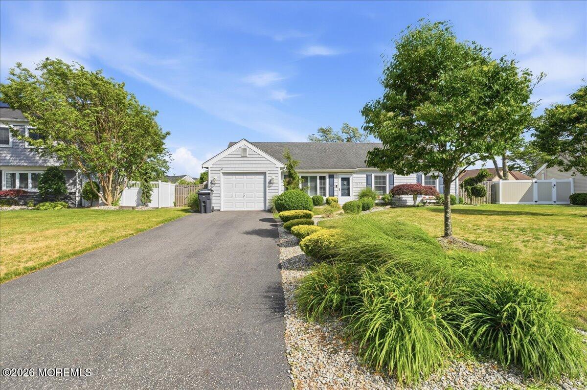1079 Cavan Drive Image 4