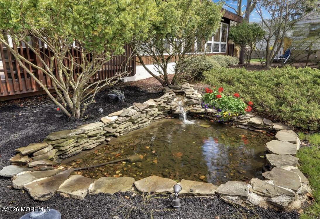 481 E Freehold Road Image 3