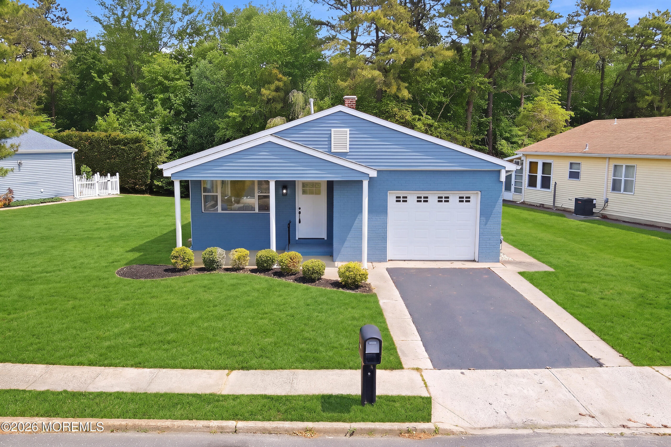 50 Paradise Boulevard Image 2
